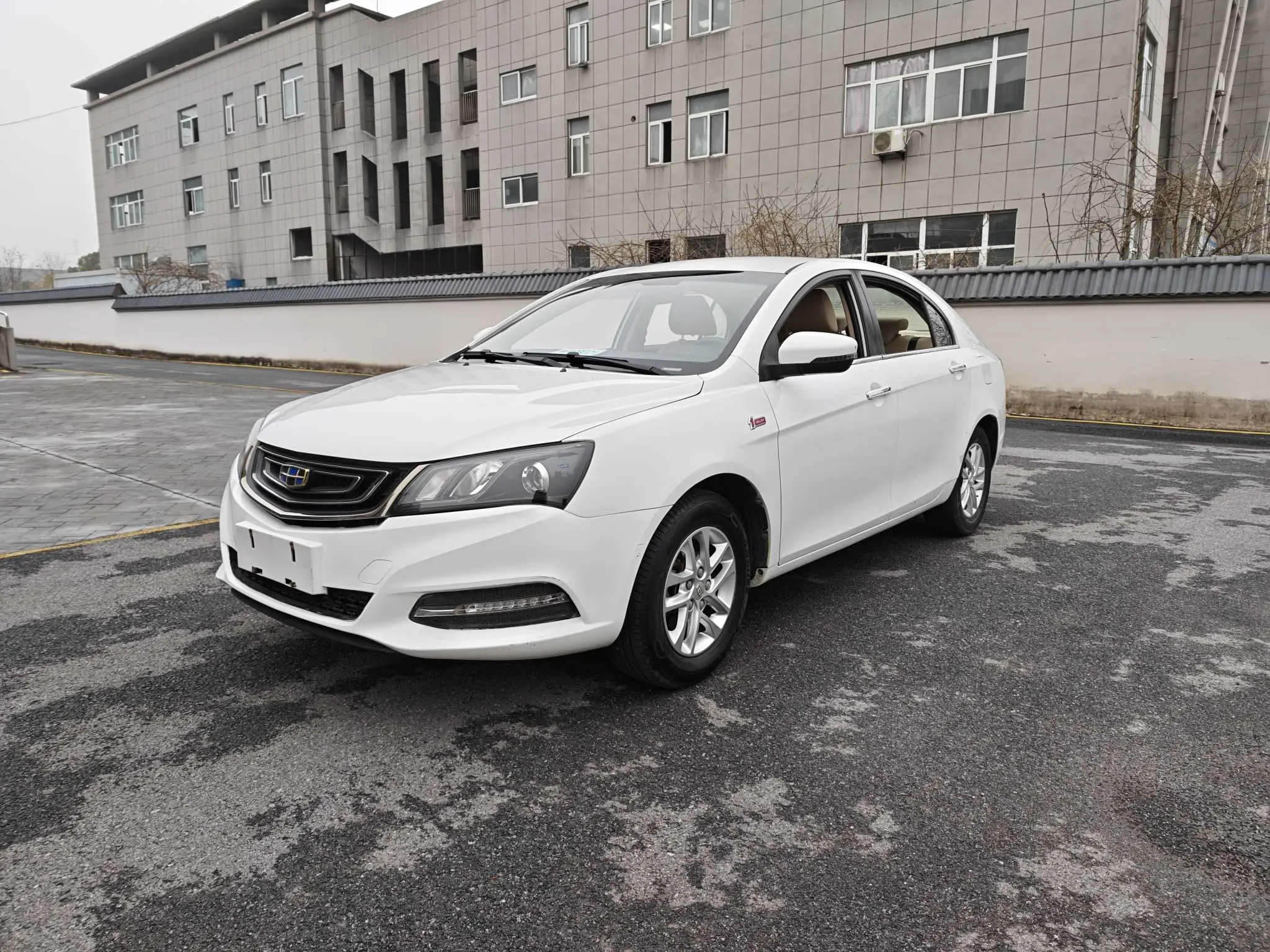 Geely Emgrand  из Китая