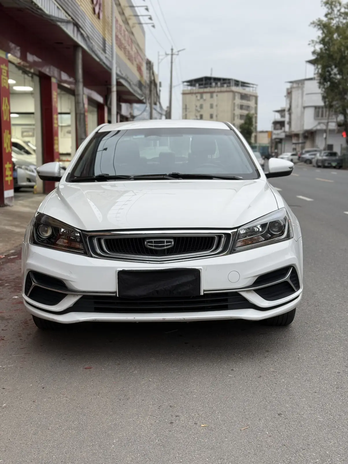 Geely Emgrand  из Китая