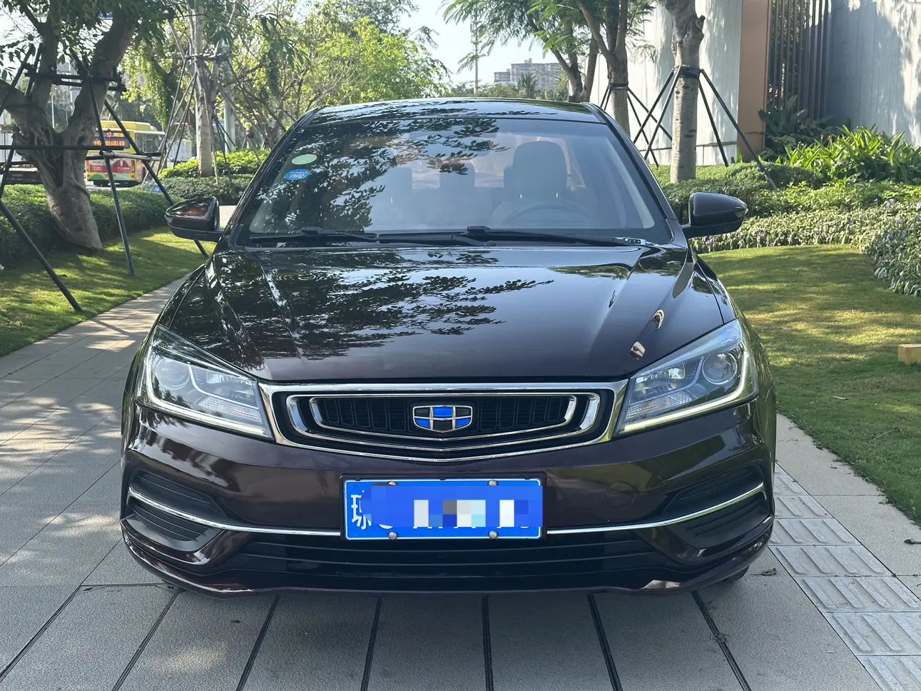 Geely Emgrand  из Китая