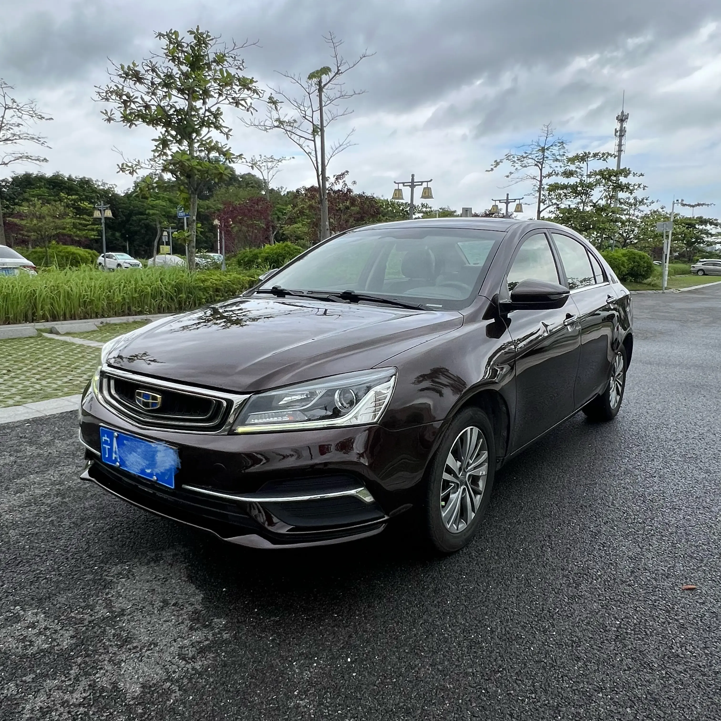 Geely Emgrand  из Китая