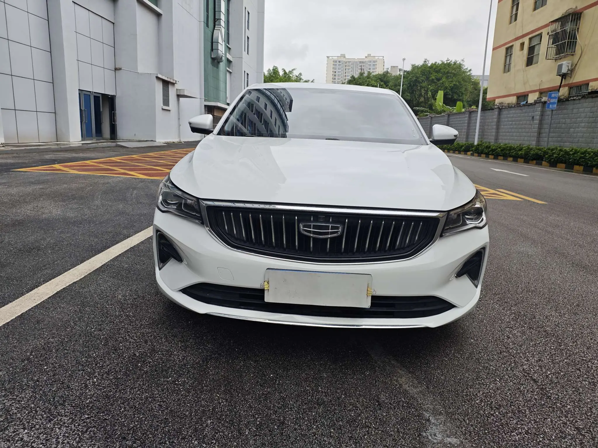 Geely Emgrand  из Китая
