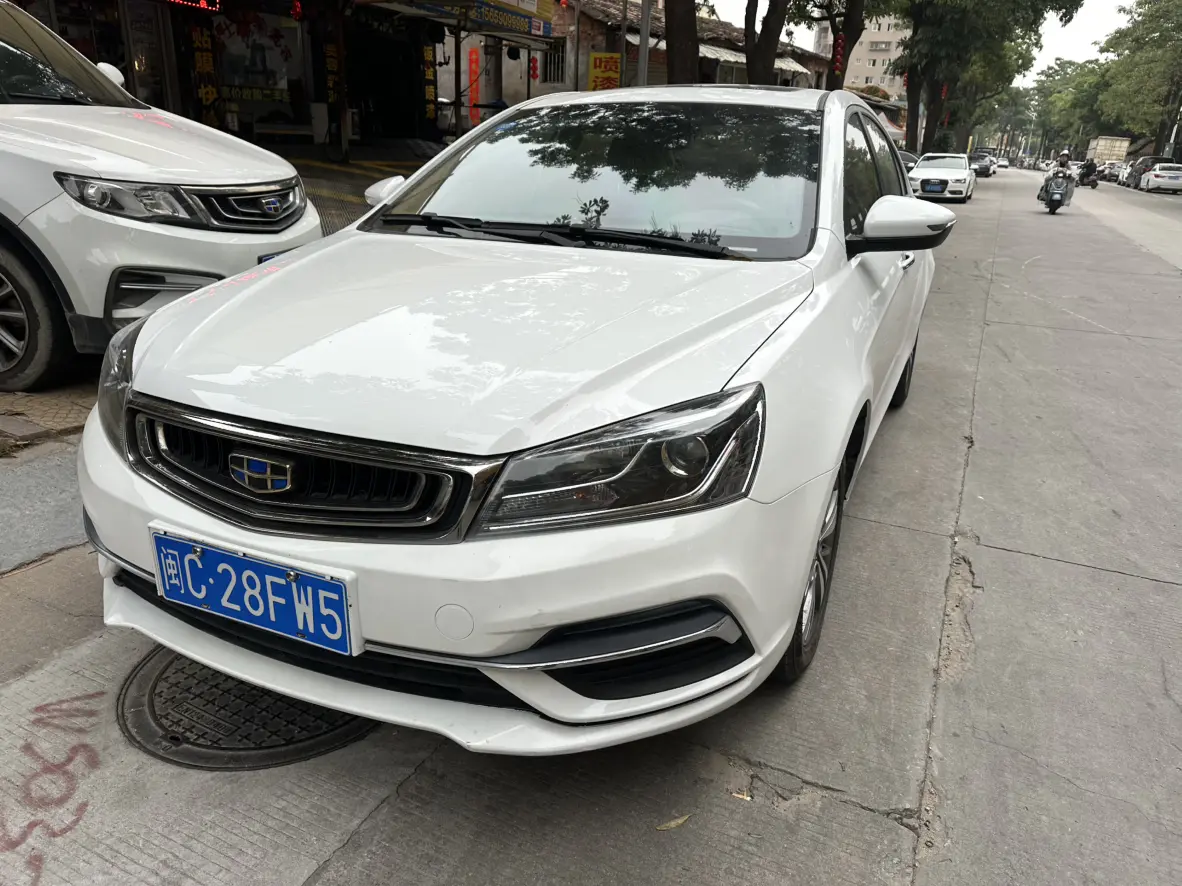 Geely Emgrand  из Китая