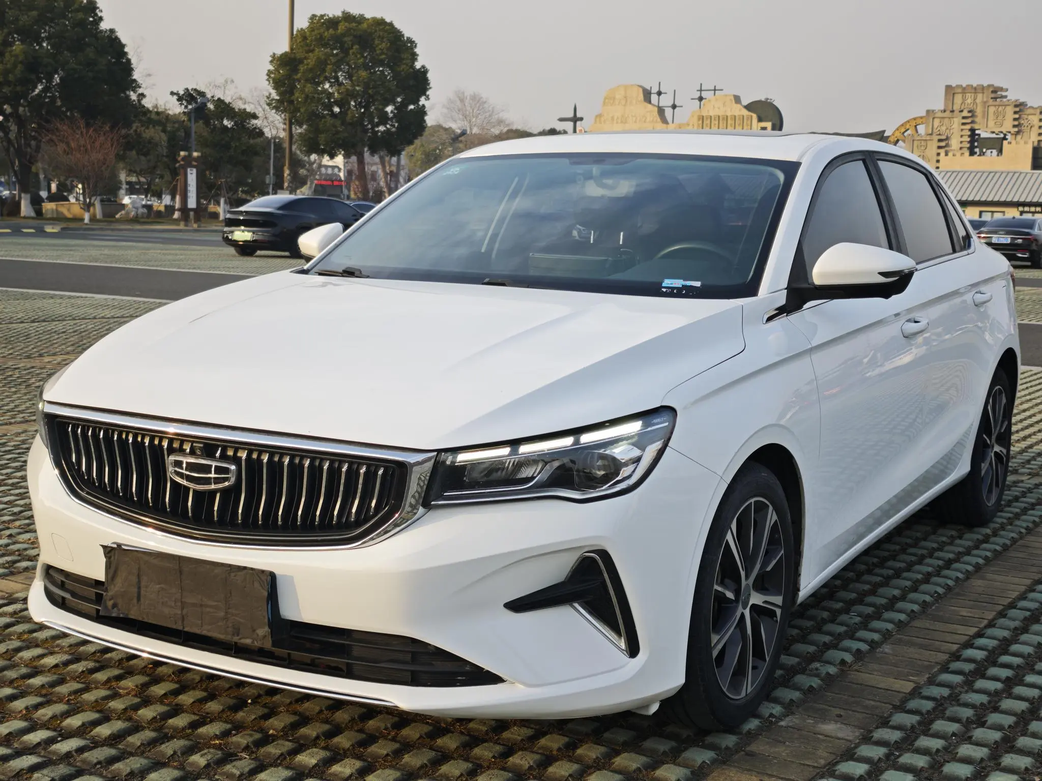 Geely Emgrand  из Китая