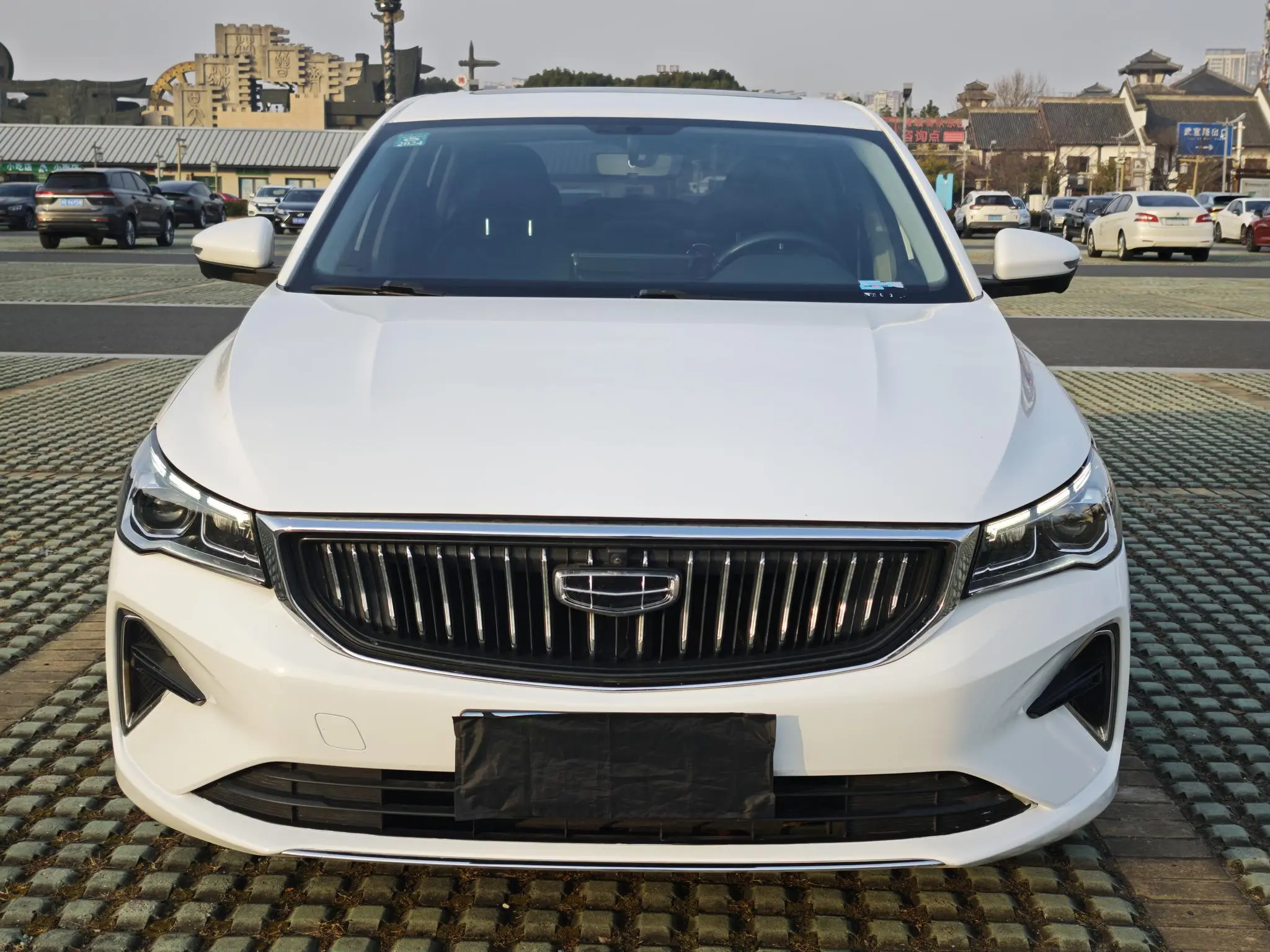 Geely Emgrand  из Китая