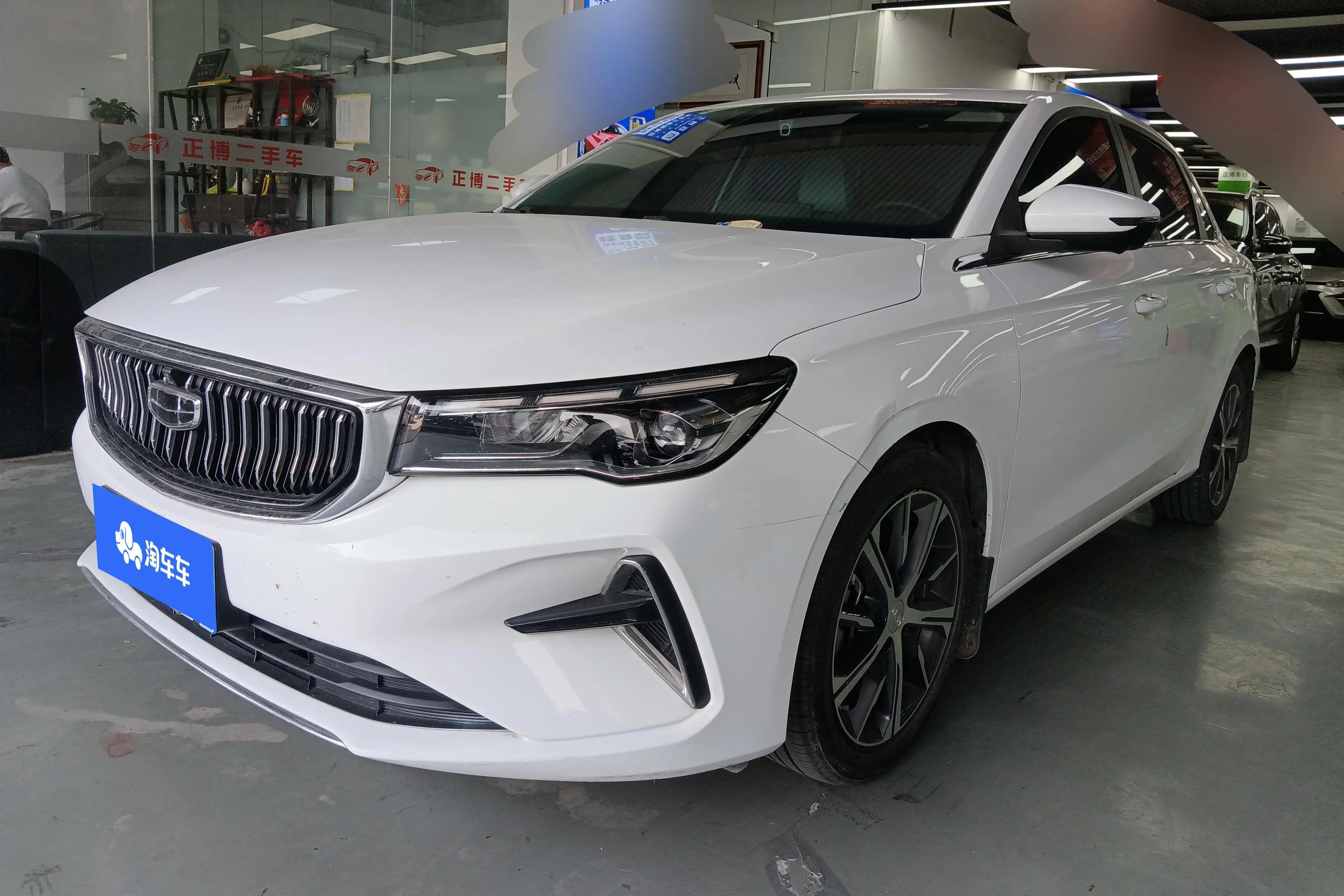 Geely Emgrand  из Китая