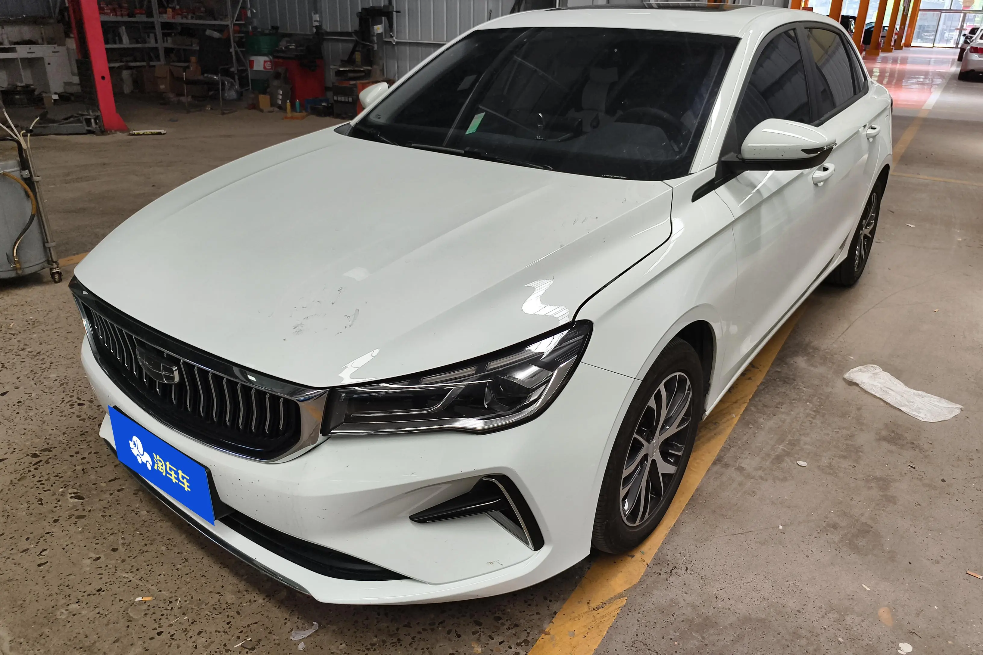 Geely Emgrand  из Китая