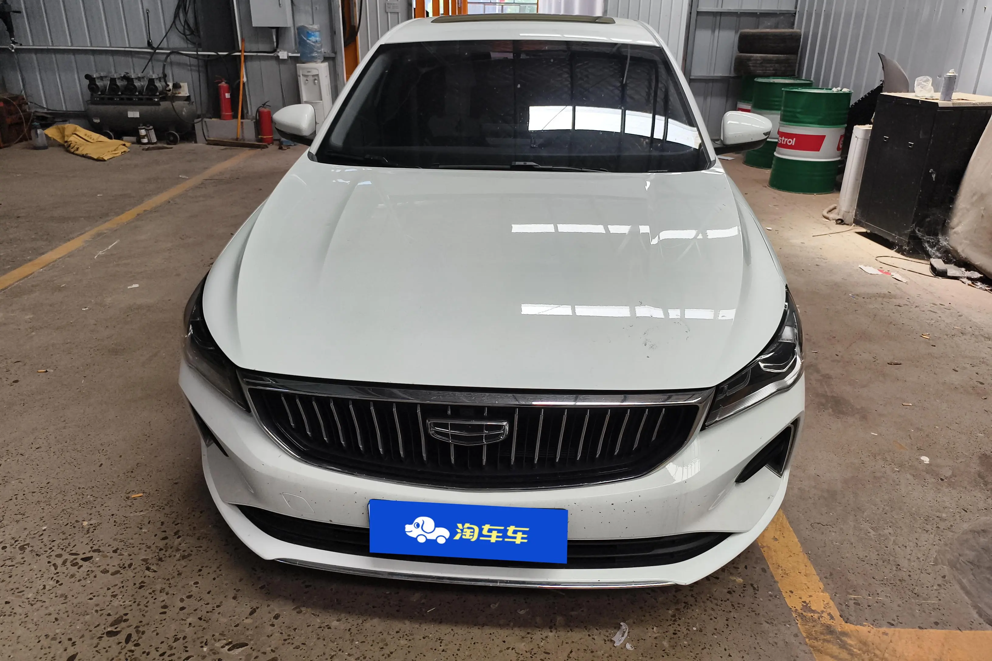 Geely Emgrand  из Китая