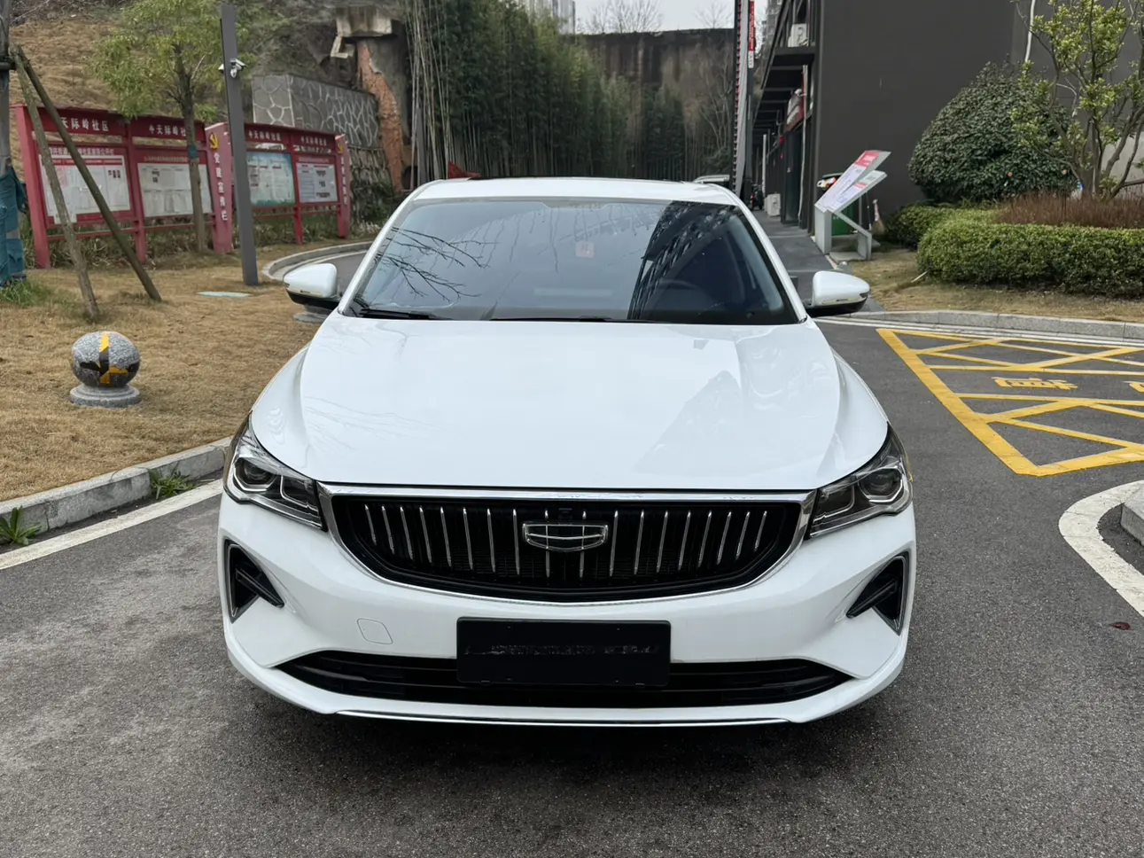 Geely Emgrand  из Китая