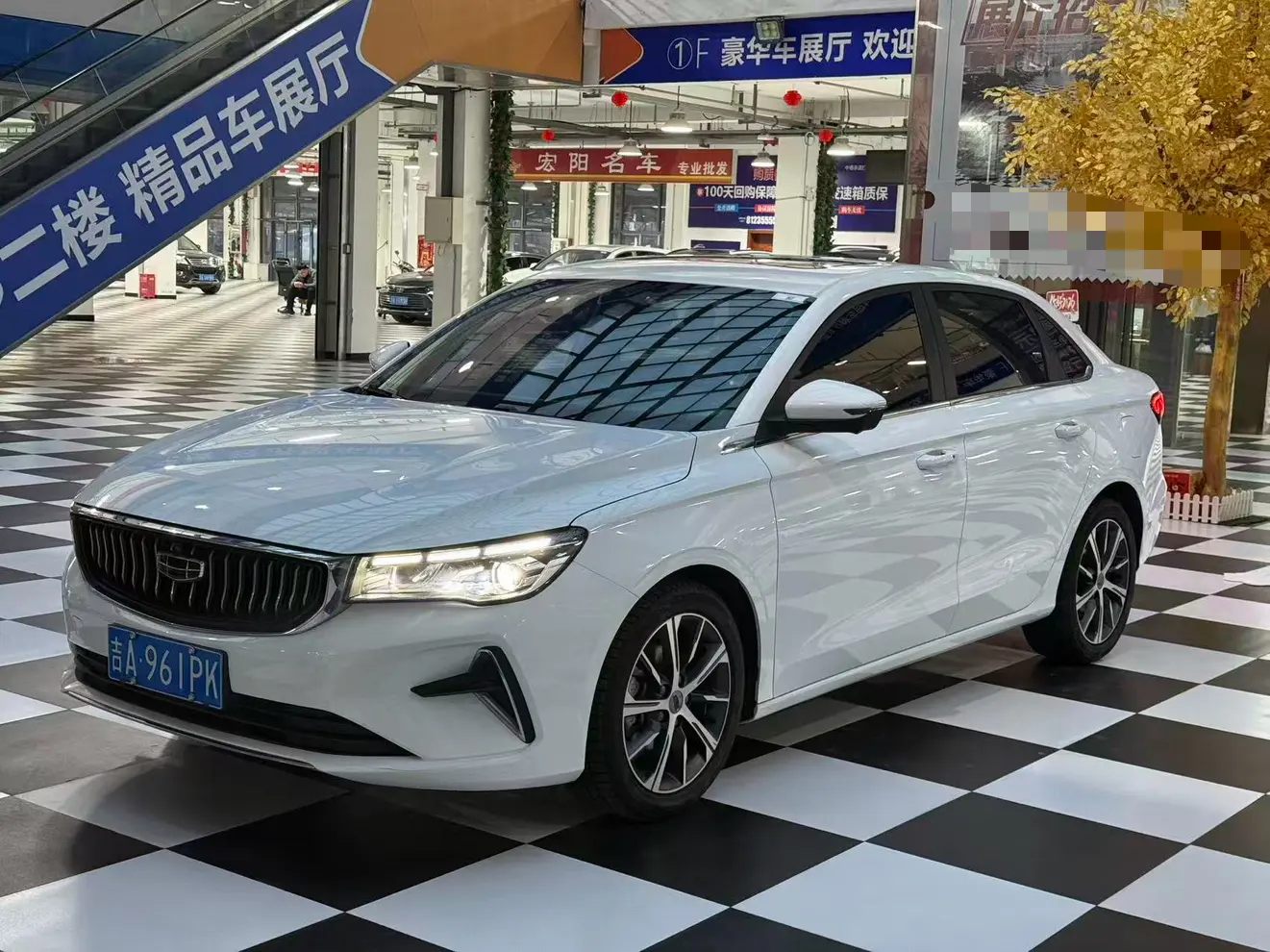 Geely Emgrand  из Китая