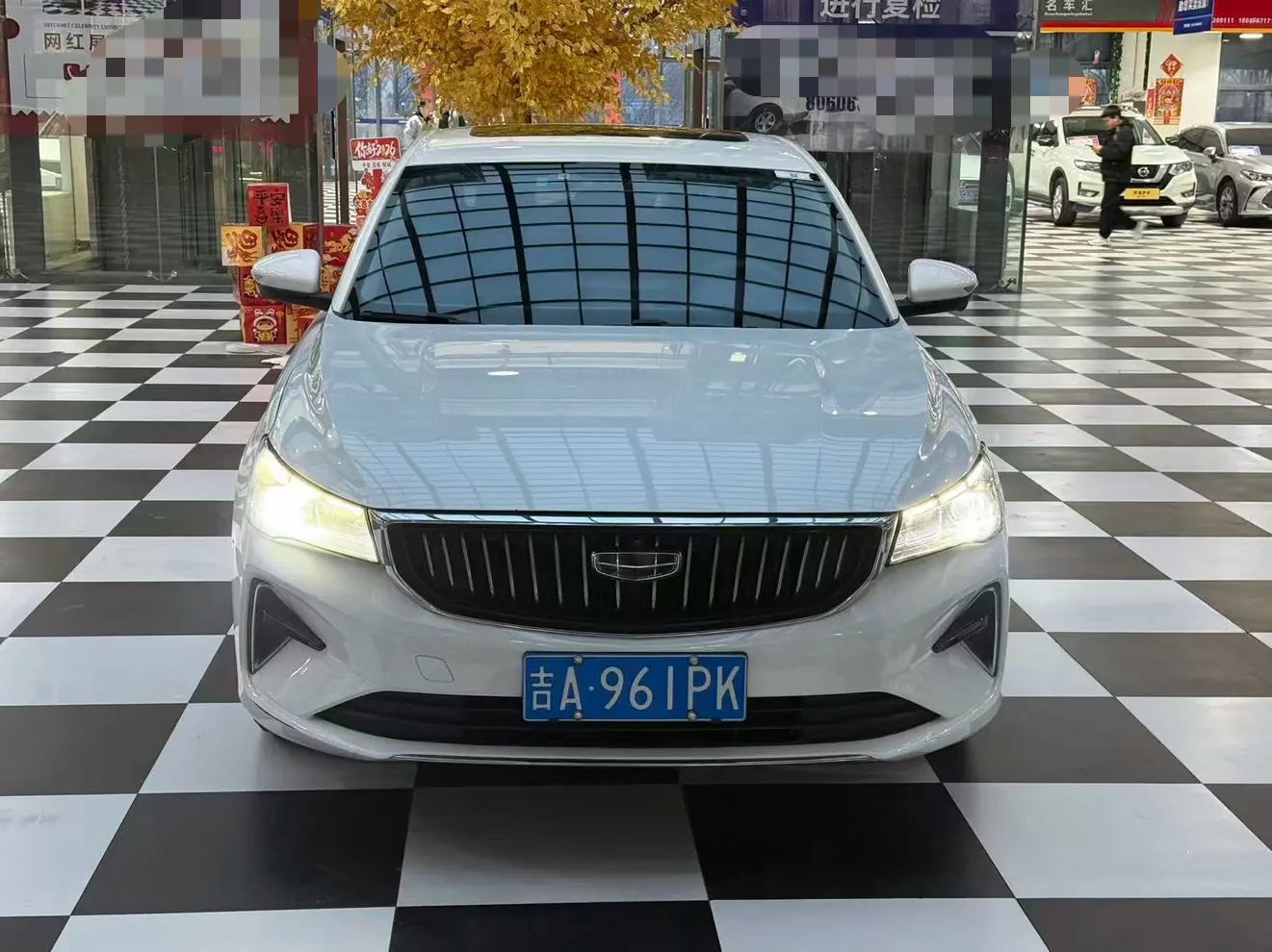 Geely Emgrand  из Китая