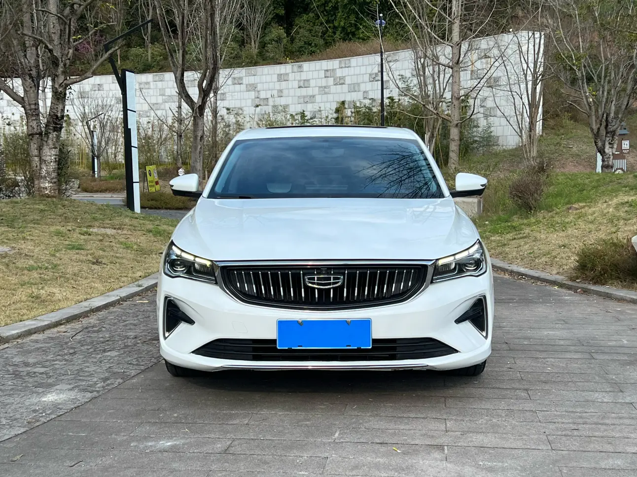 Geely Emgrand  из Китая