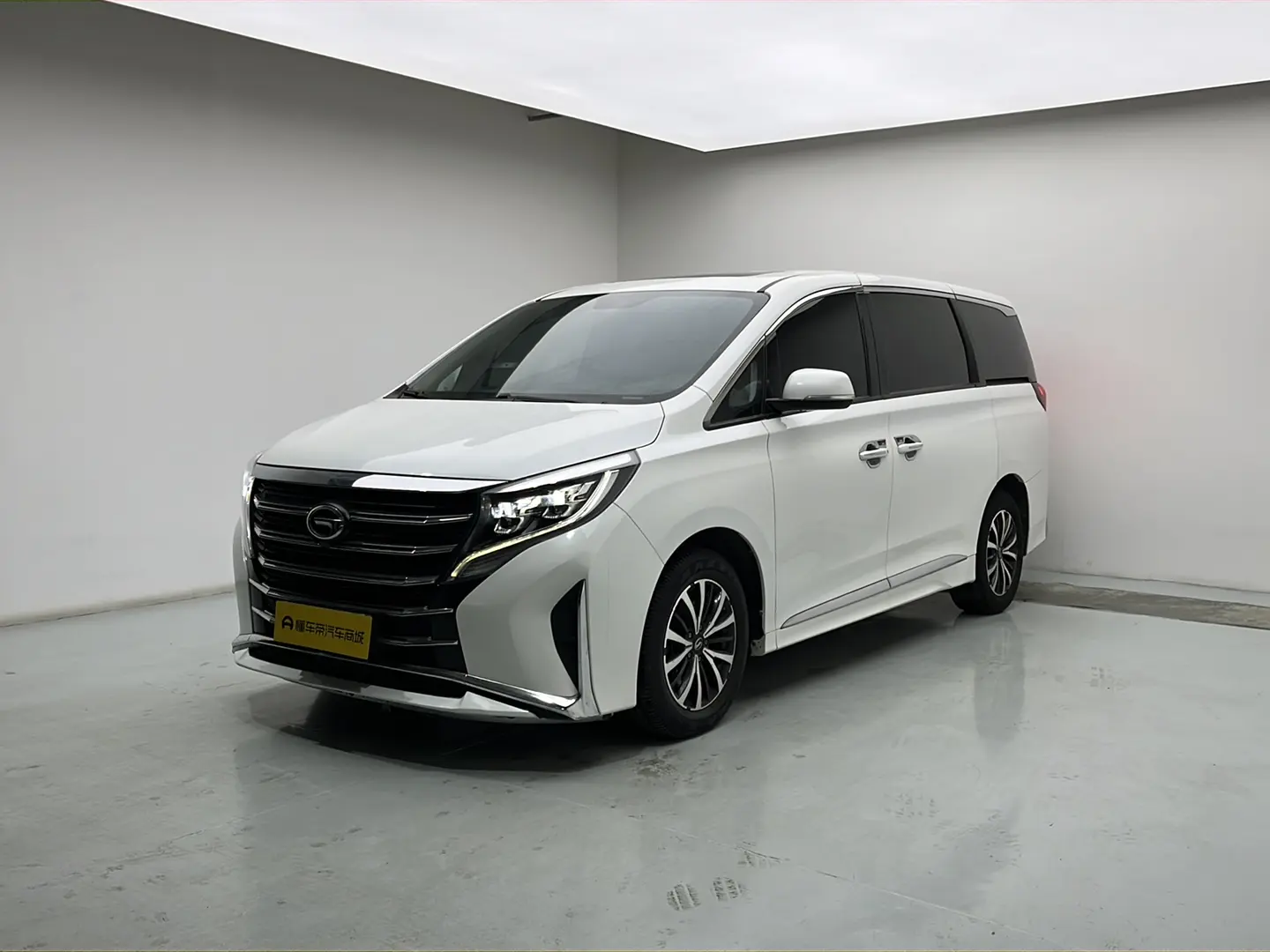 GAC Trumpchi M8  из Китая