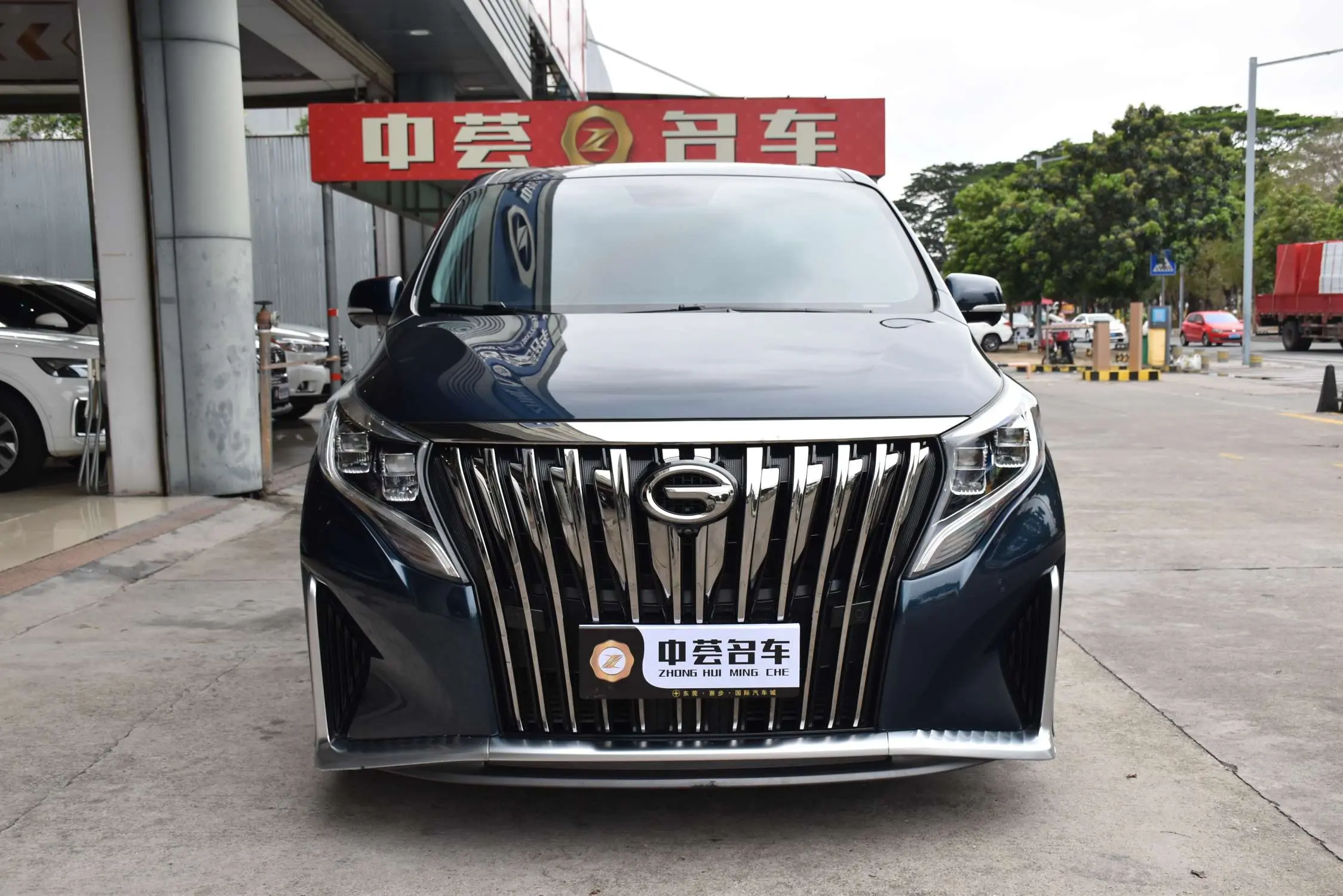 GAC Trumpchi M8  из Китая