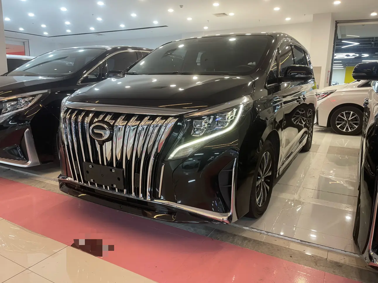 GAC Trumpchi M8  из Китая