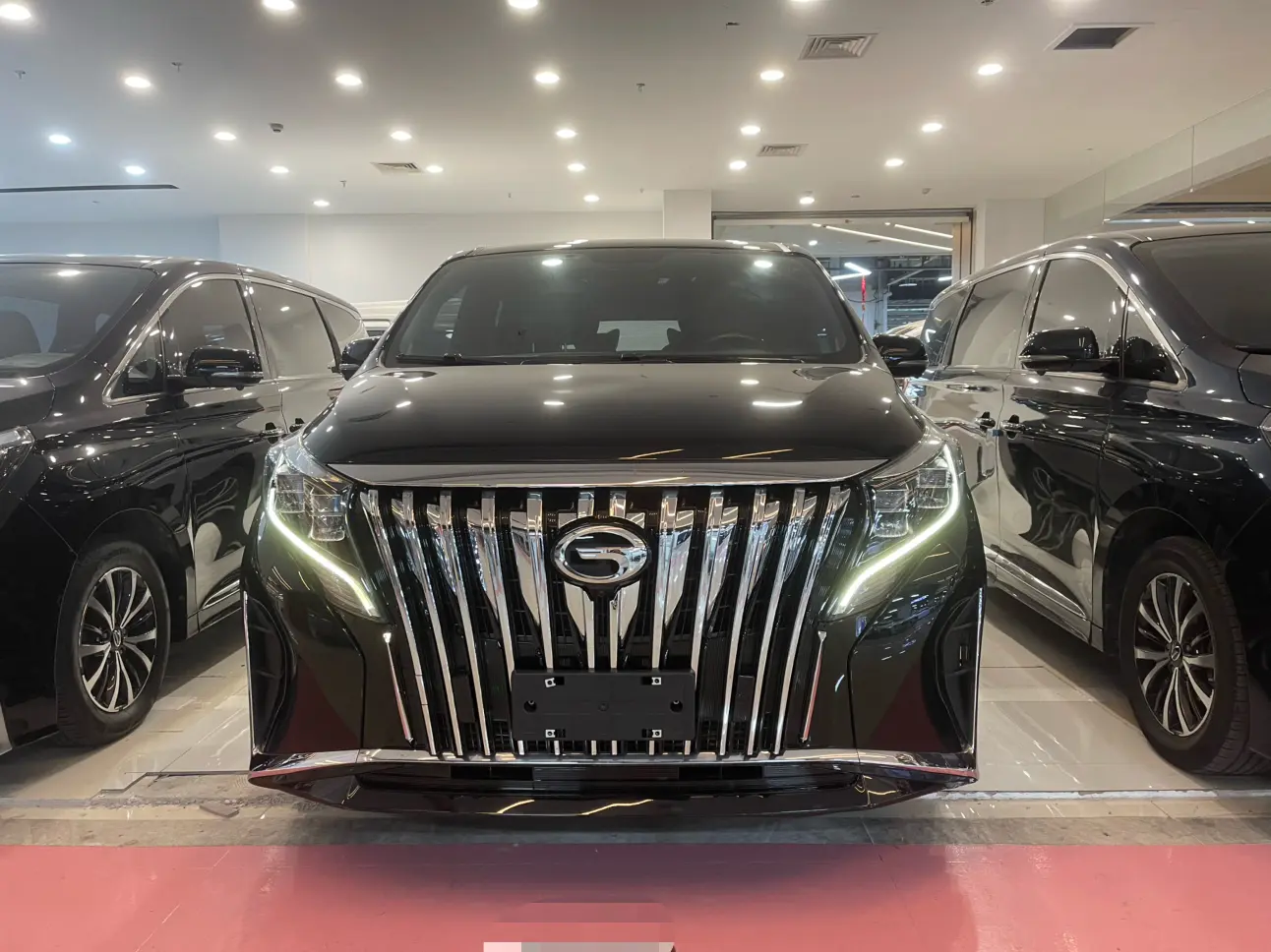 GAC Trumpchi M8  из Китая