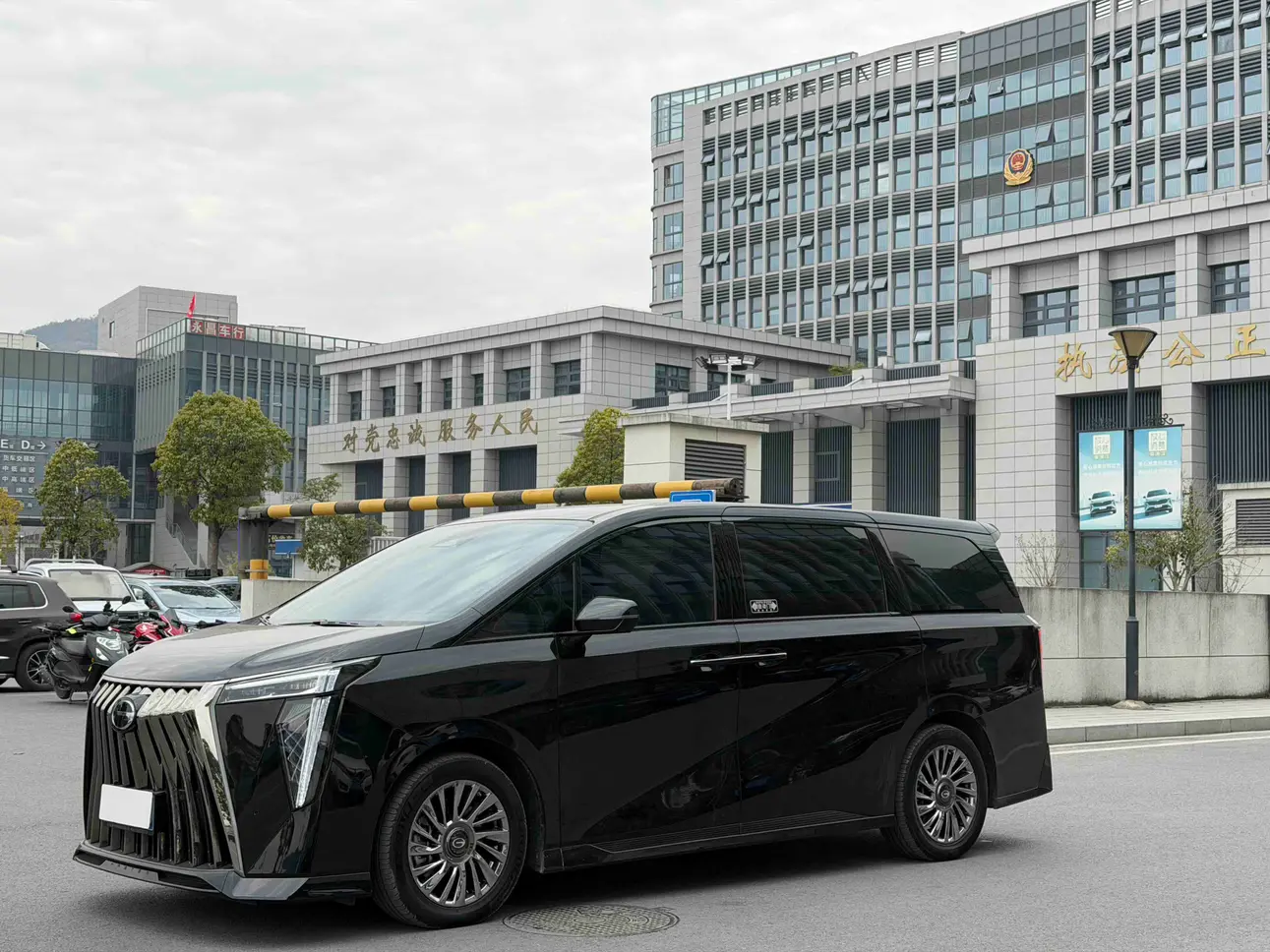 GAC Trumpchi M8  из Китая