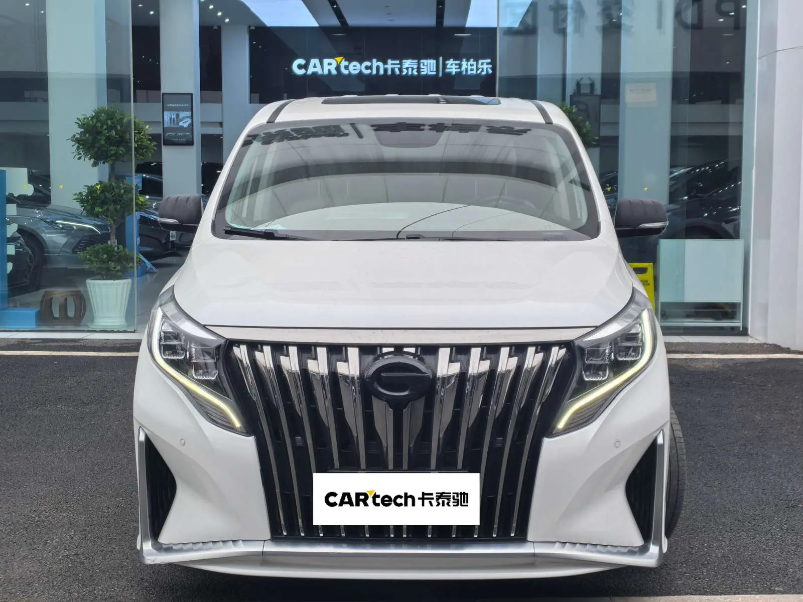 GAC Trumpchi M8  из Китая