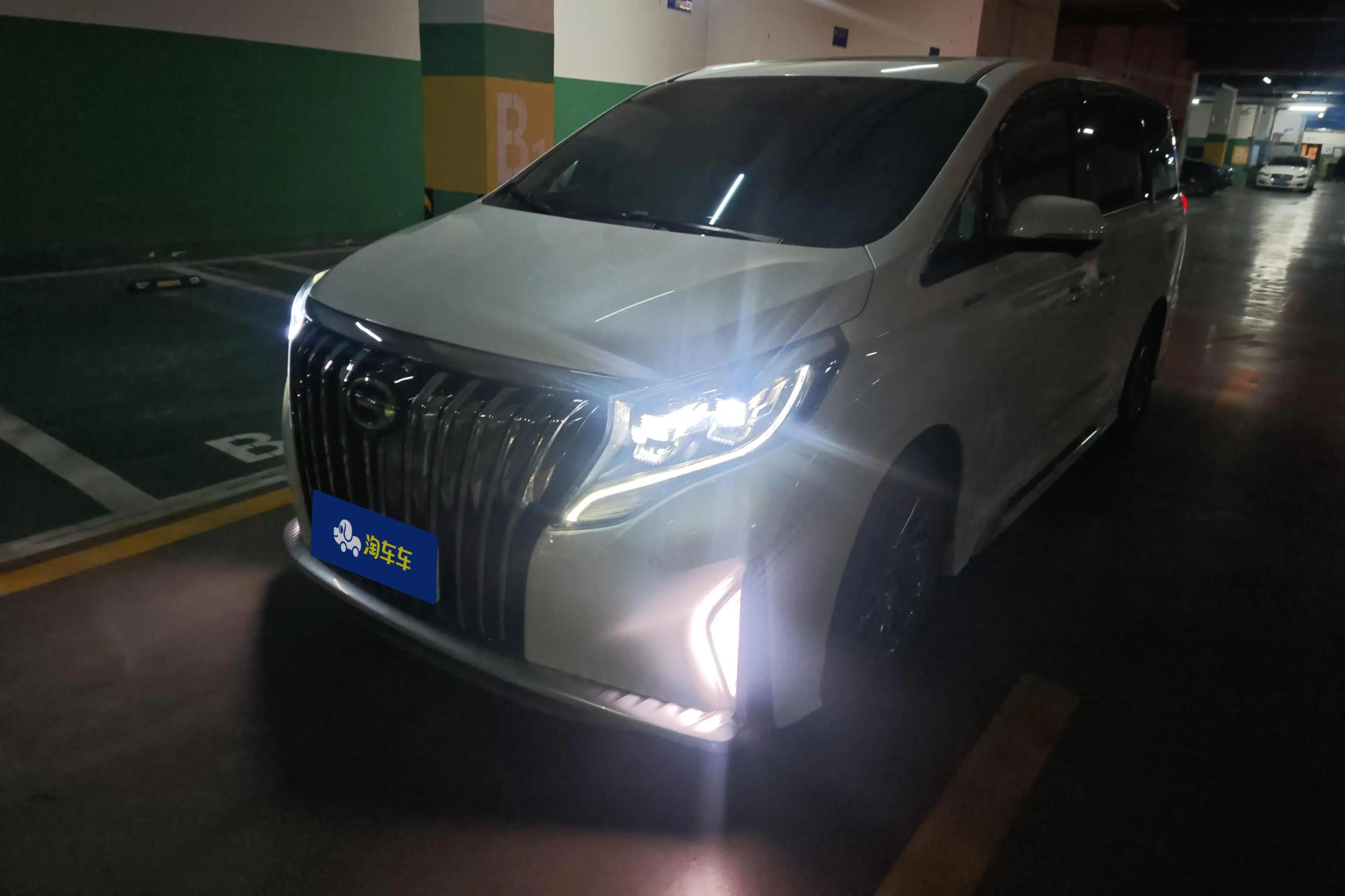 GAC Trumpchi M8  из Китая