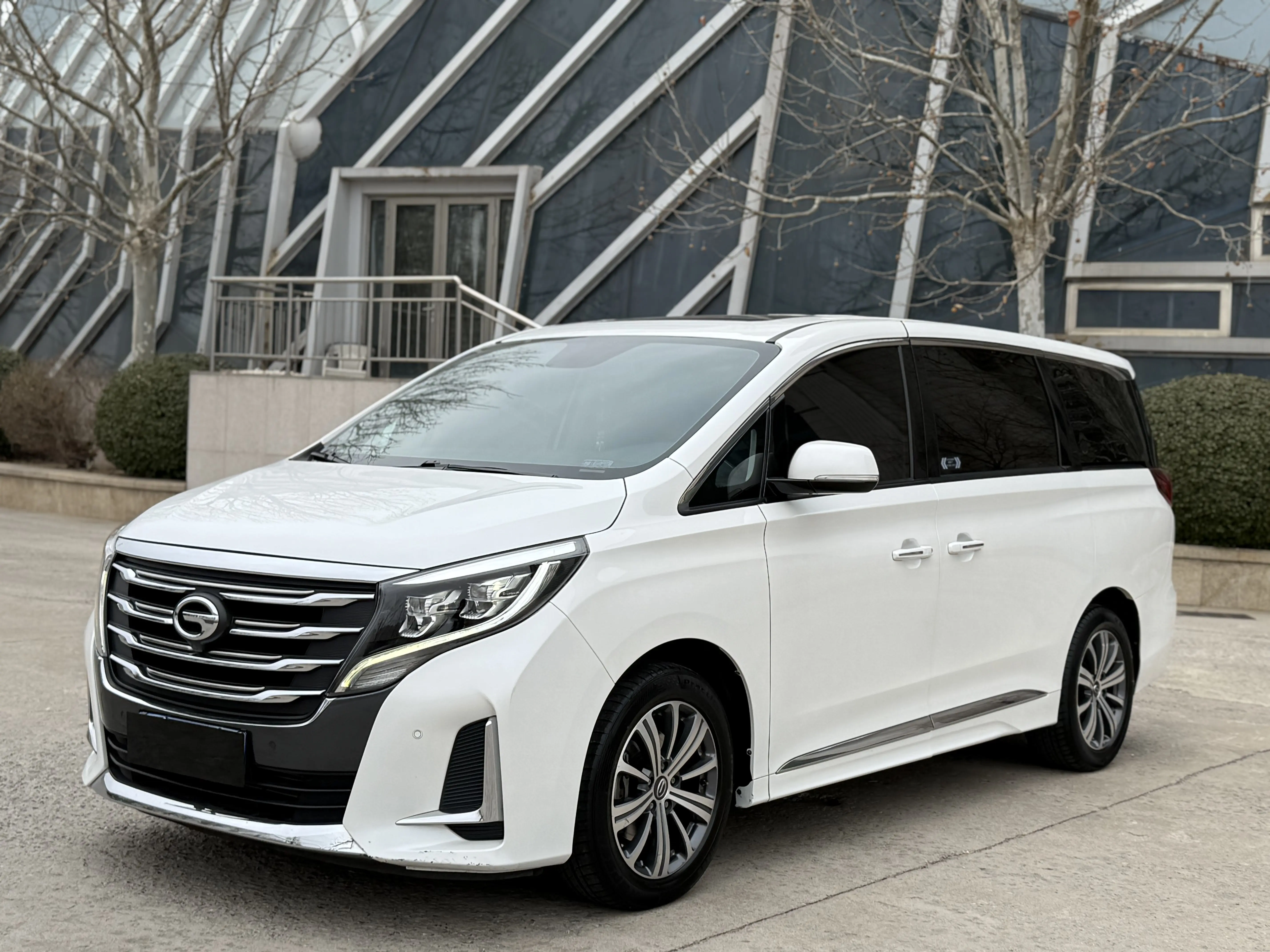 GAC Trumpchi M8  из Китая