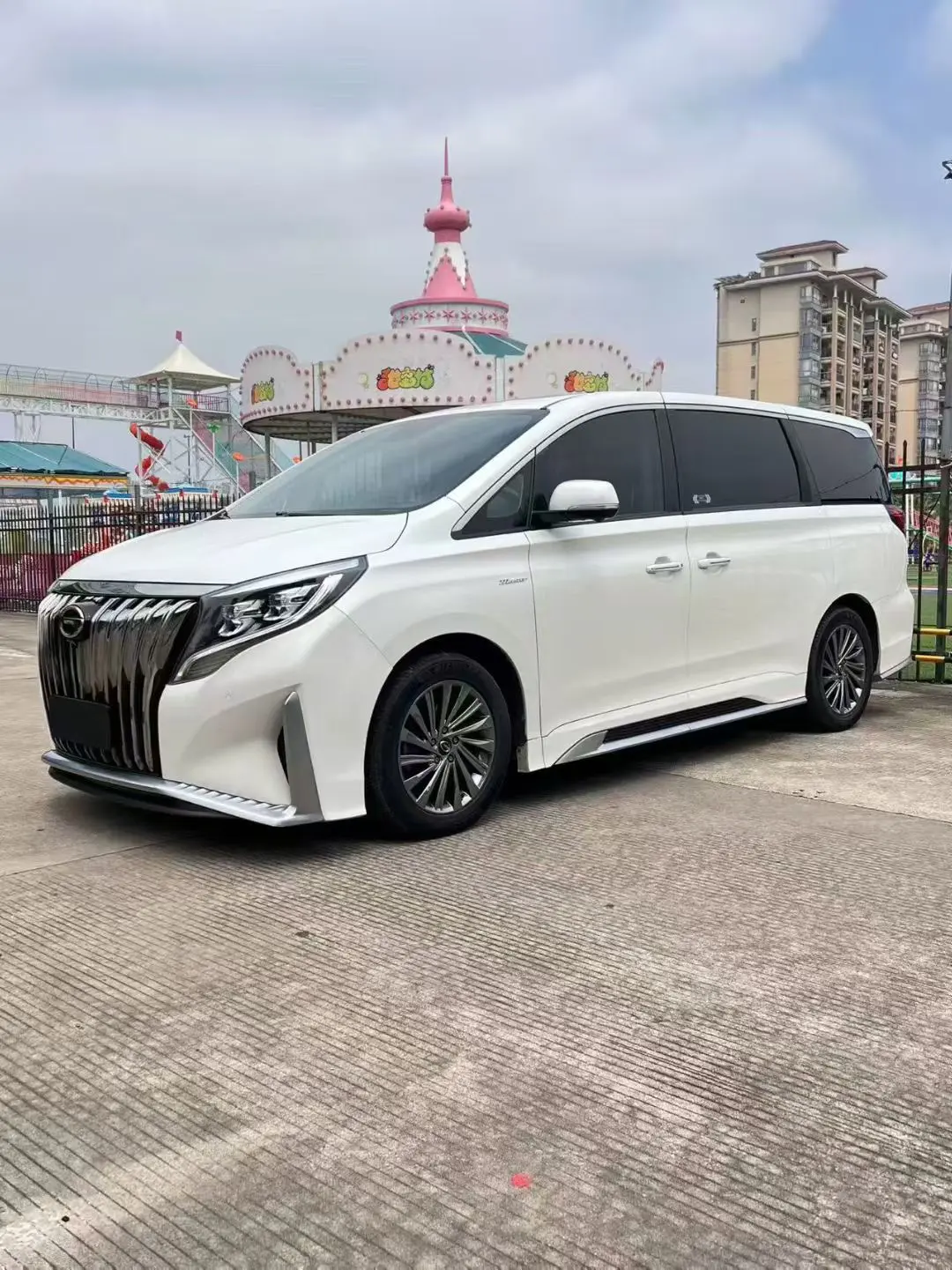 GAC Trumpchi M8  из Китая