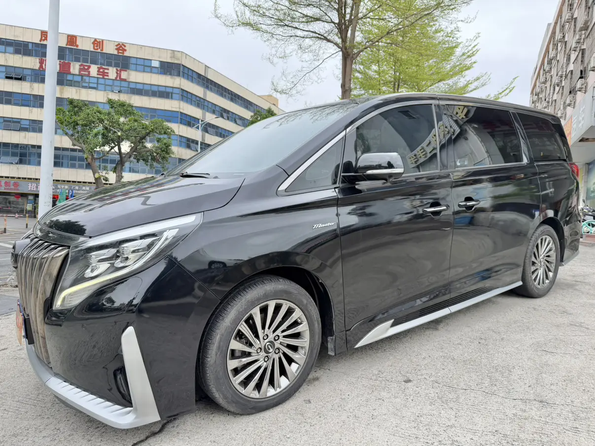 GAC Trumpchi M8  из Китая
