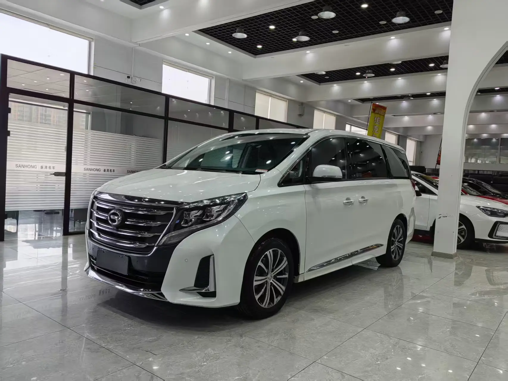 GAC Trumpchi M8  из Китая