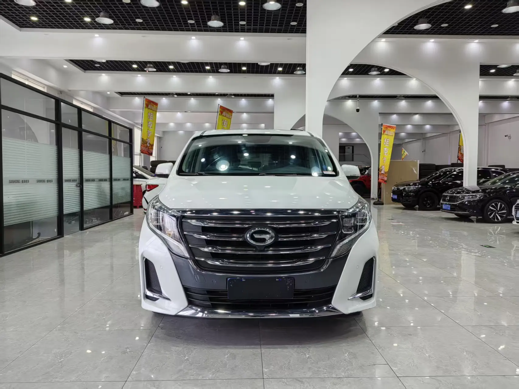 GAC Trumpchi M8  из Китая