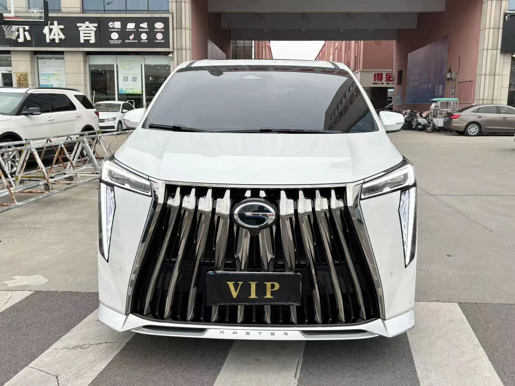 GAC Trumpchi M8  из Китая