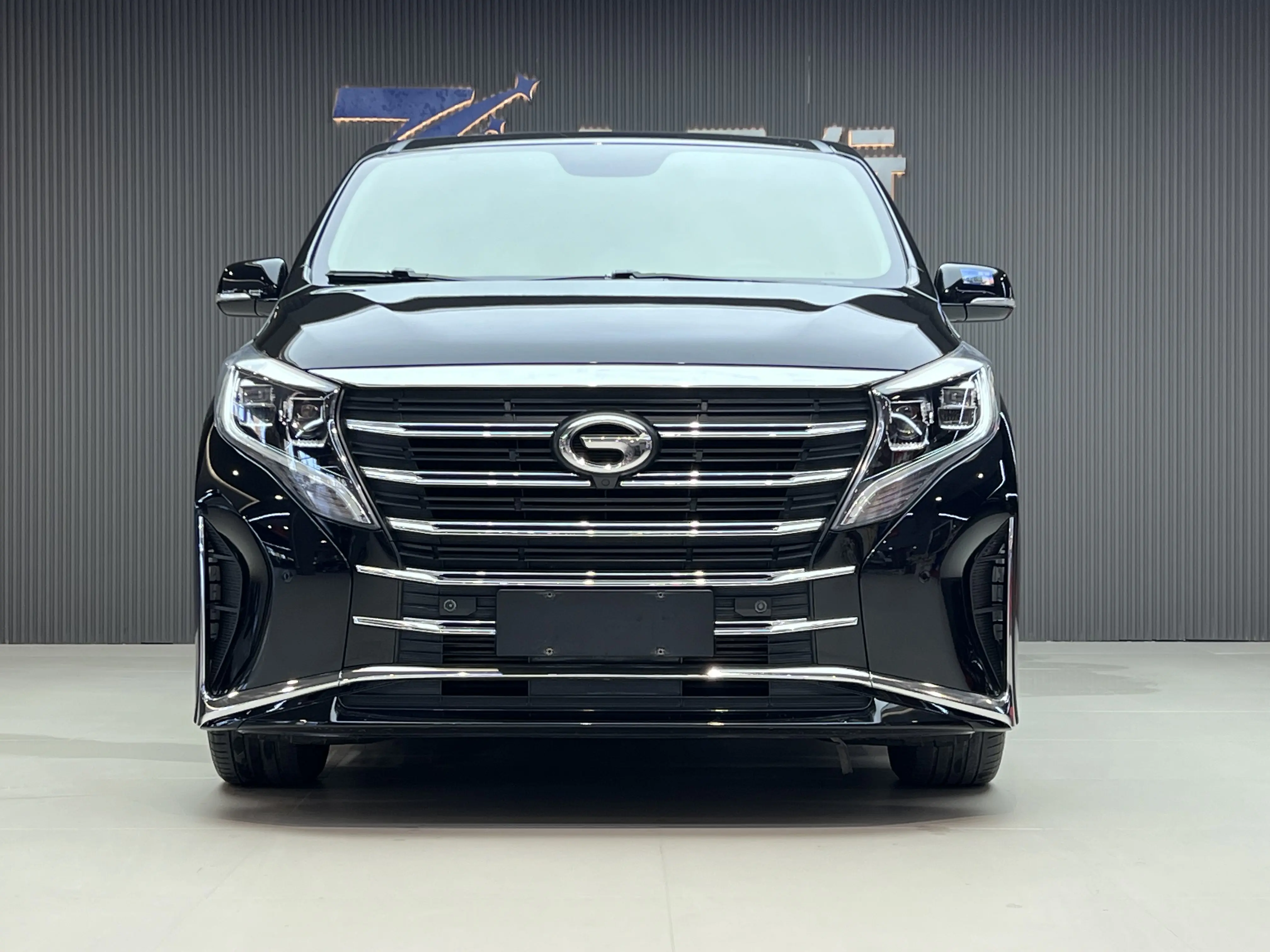 GAC Trumpchi M8  из Китая