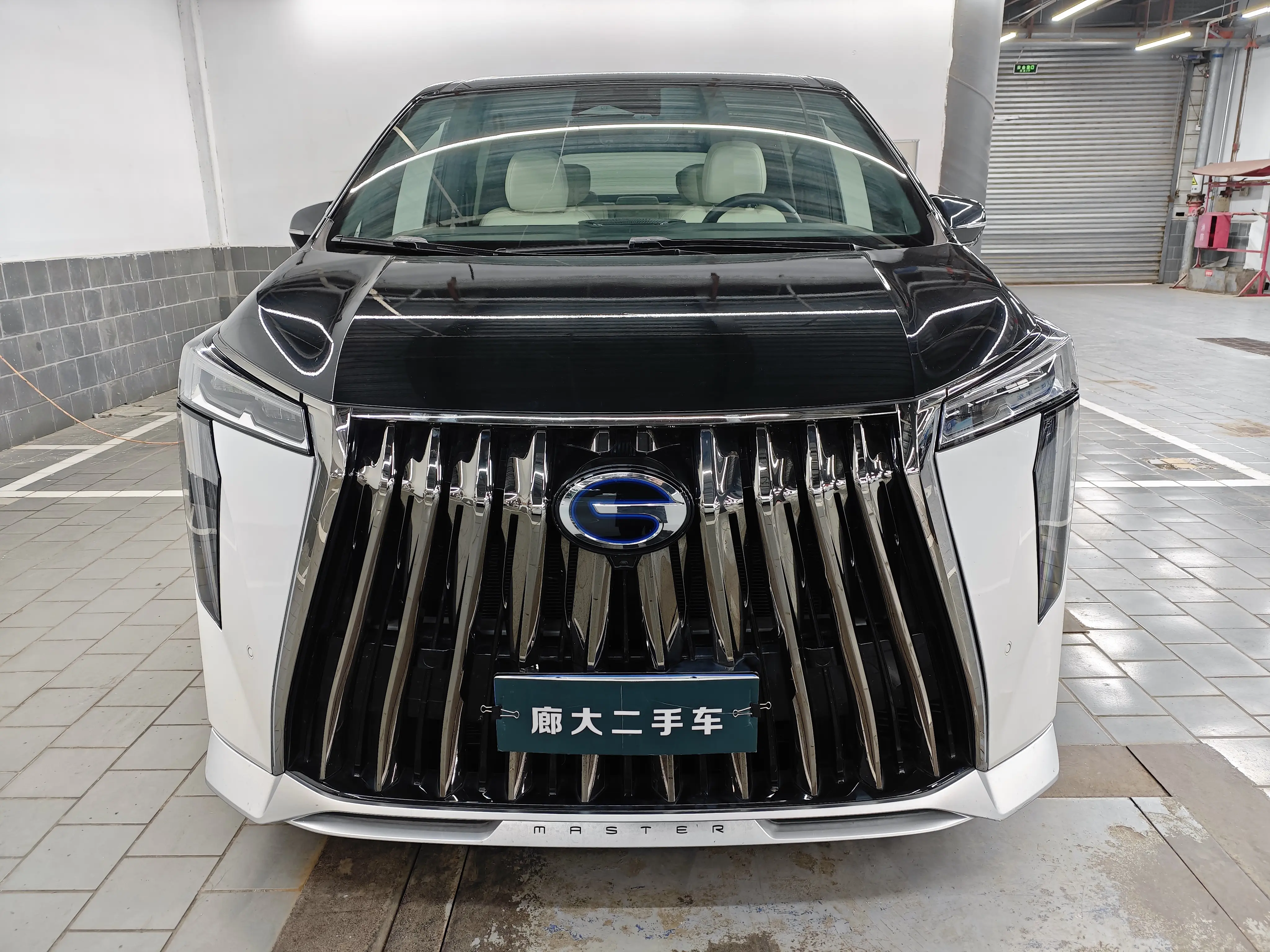 GAC Trumpchi M8  из Китая