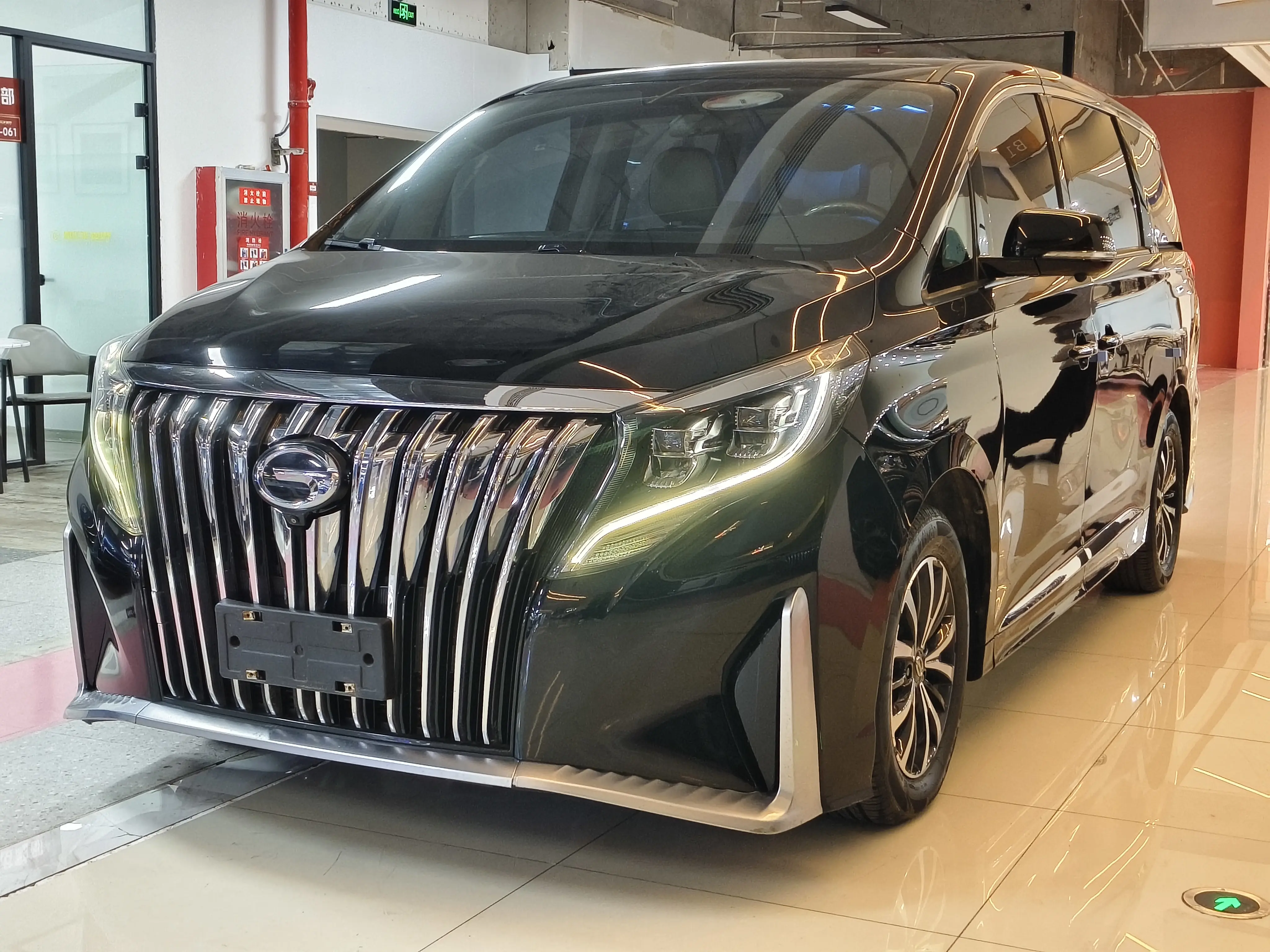 GAC Trumpchi M8  из Китая