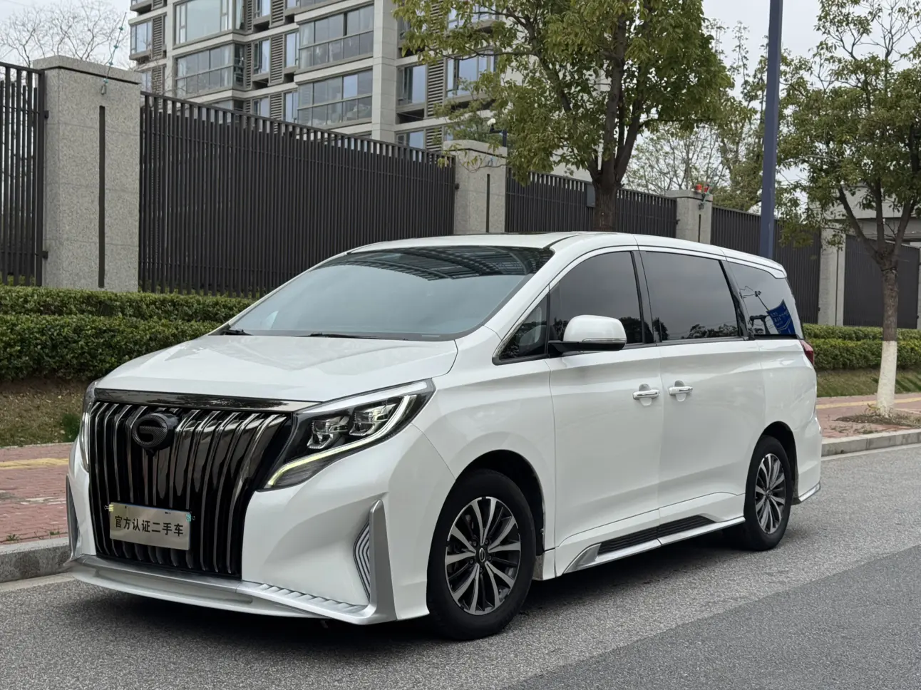 GAC Trumpchi M8  из Китая