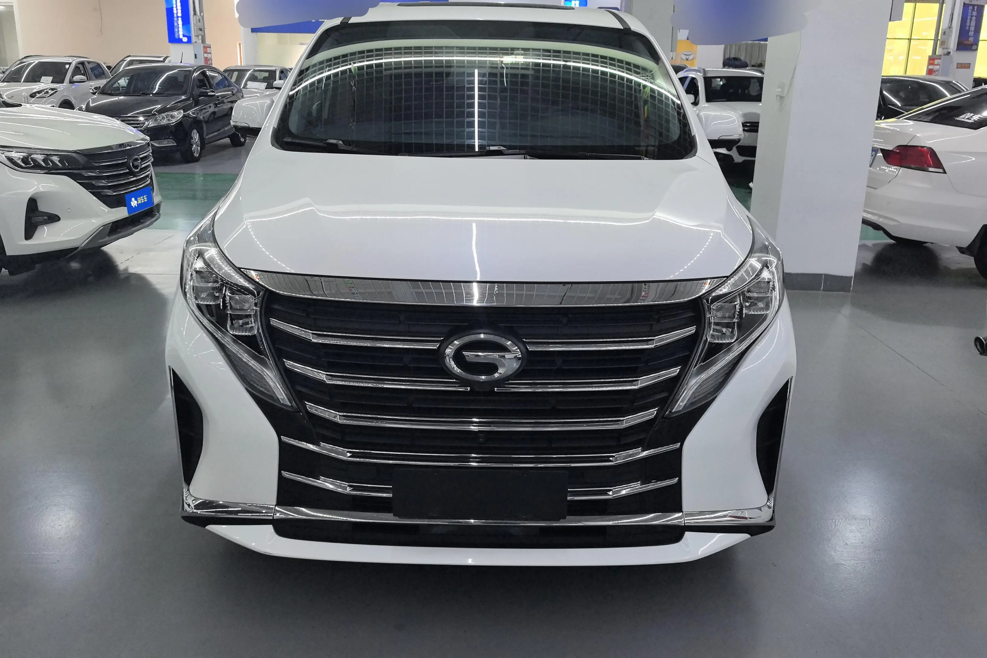 GAC Trumpchi M8  из Китая