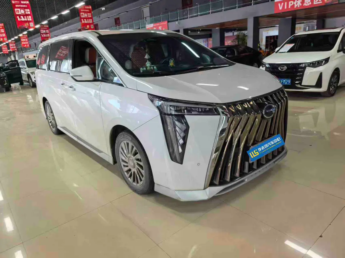 GAC Trumpchi M8  из Китая