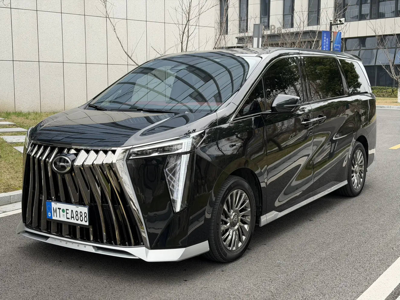 GAC Trumpchi M8  из Китая