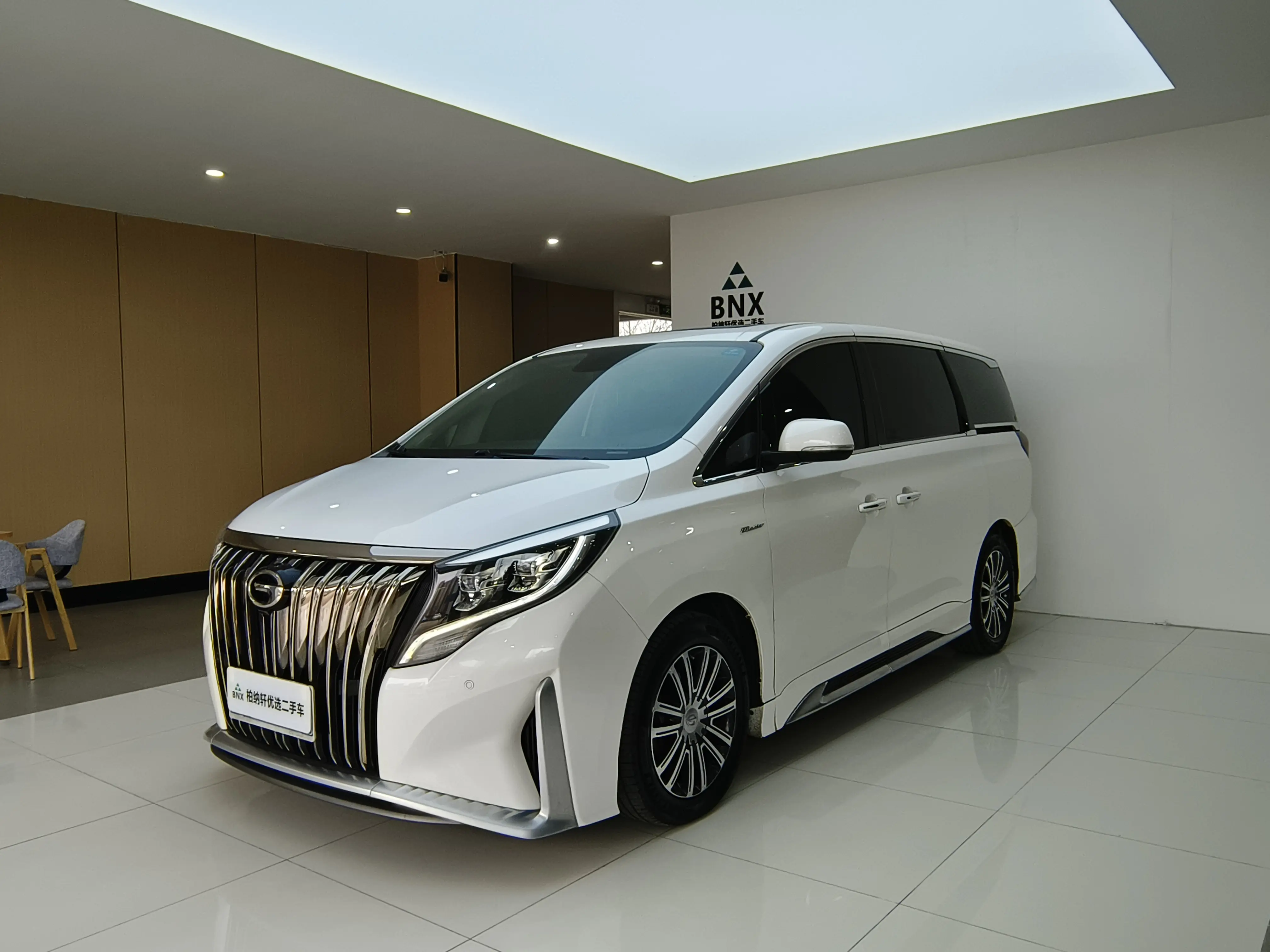 GAC Trumpchi M8  из Китая