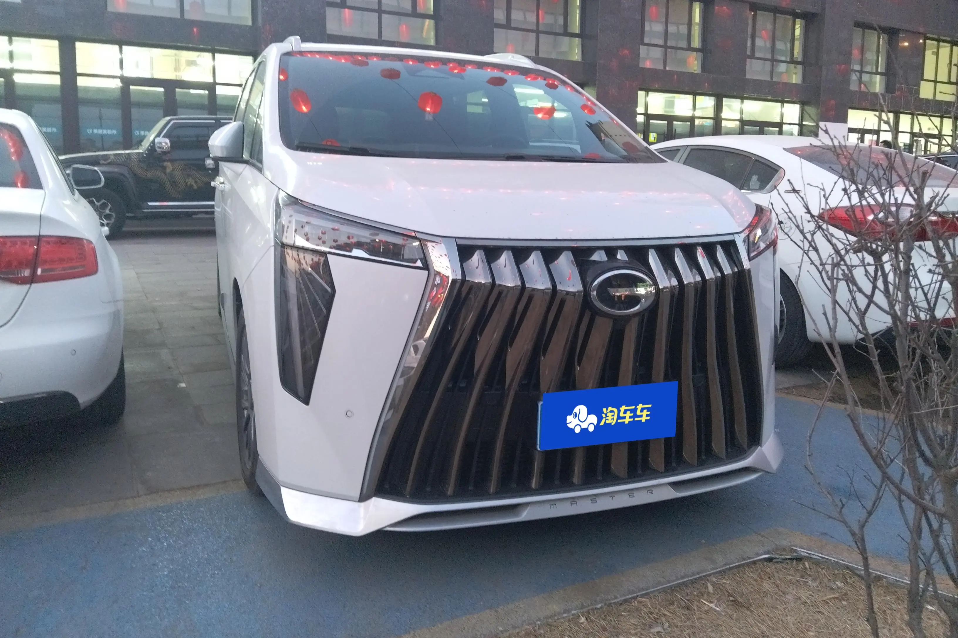 GAC Trumpchi M8  из Китая