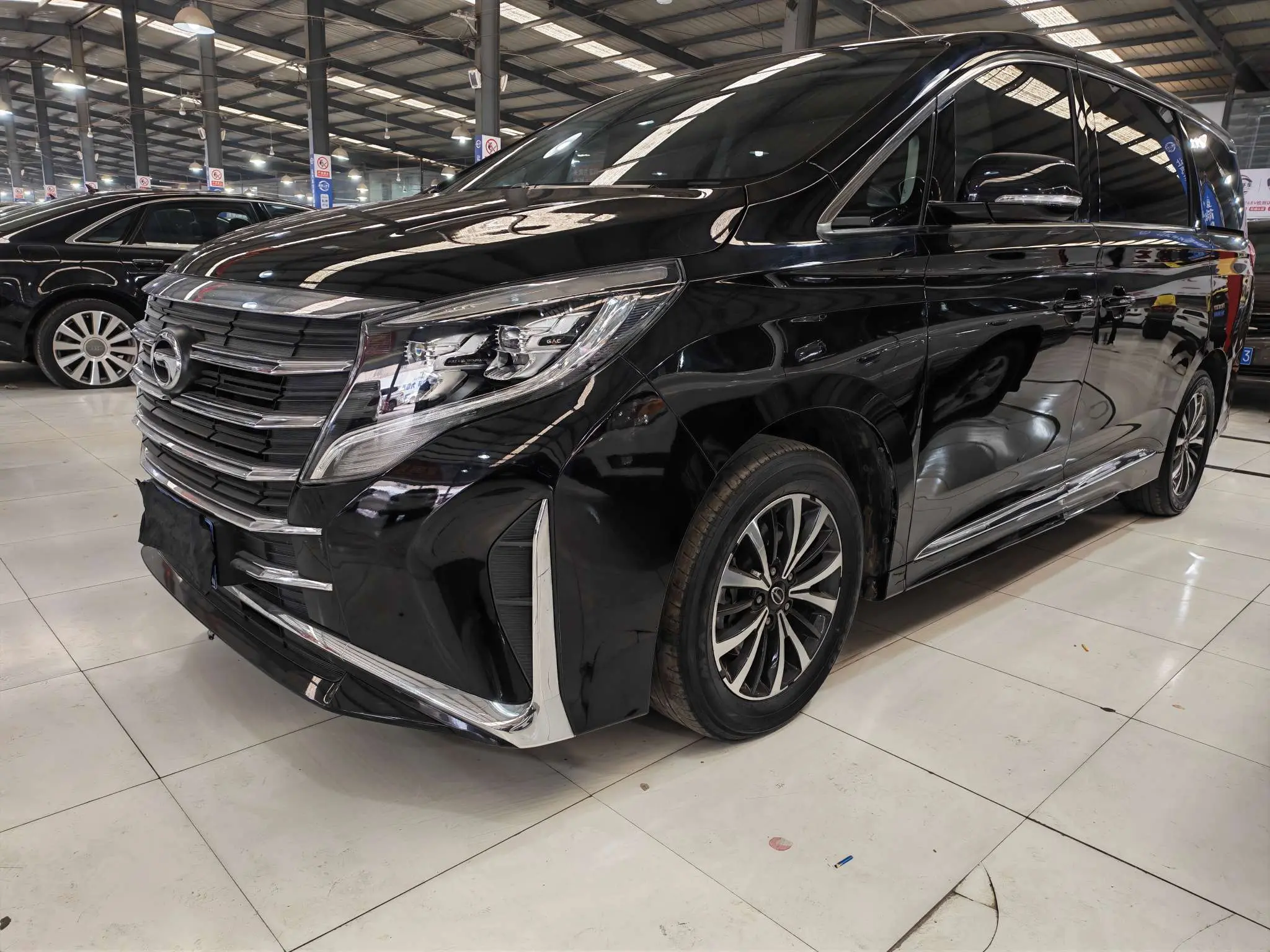 GAC Trumpchi M8  из Китая