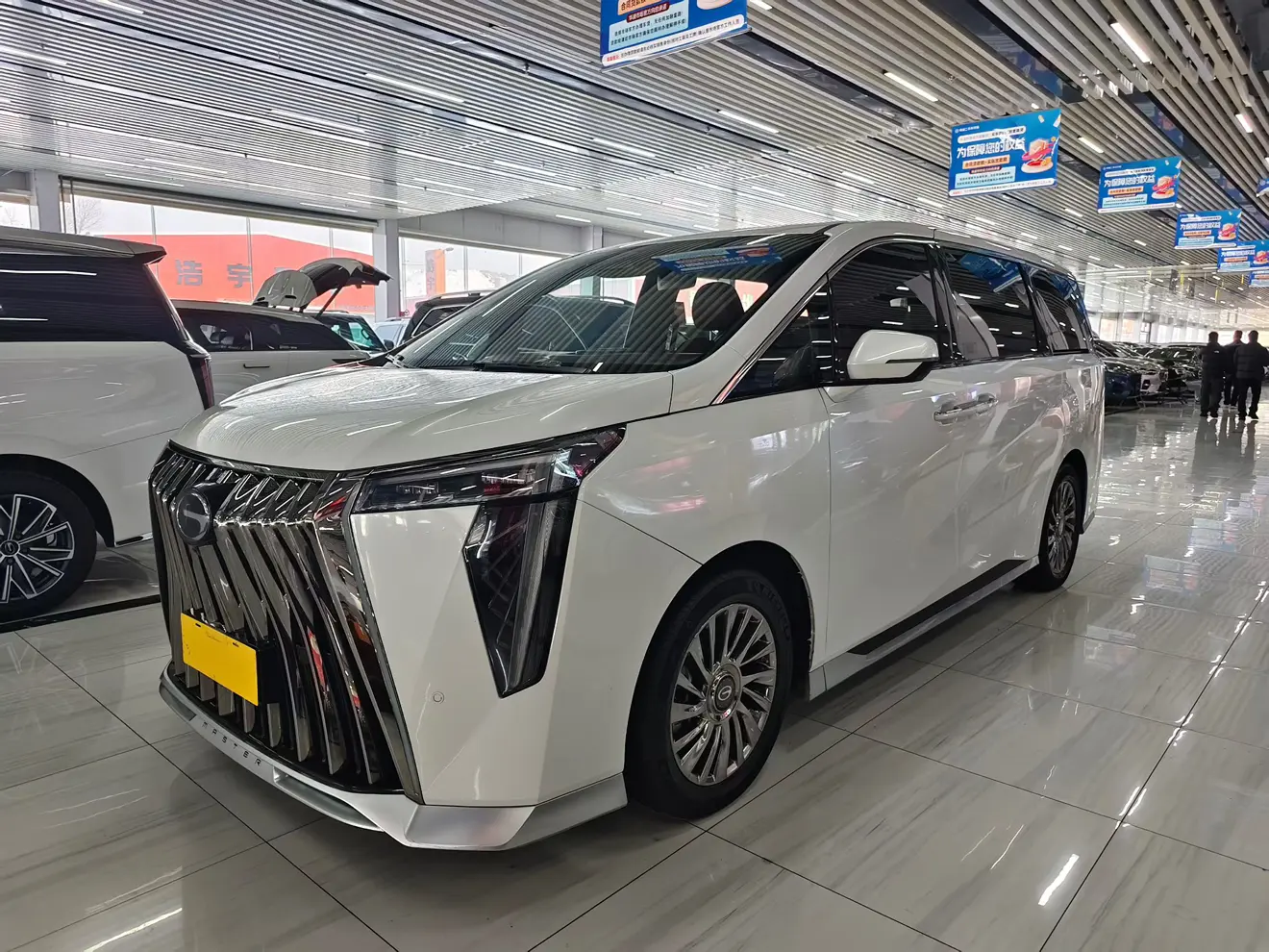 GAC Trumpchi M8  из Китая