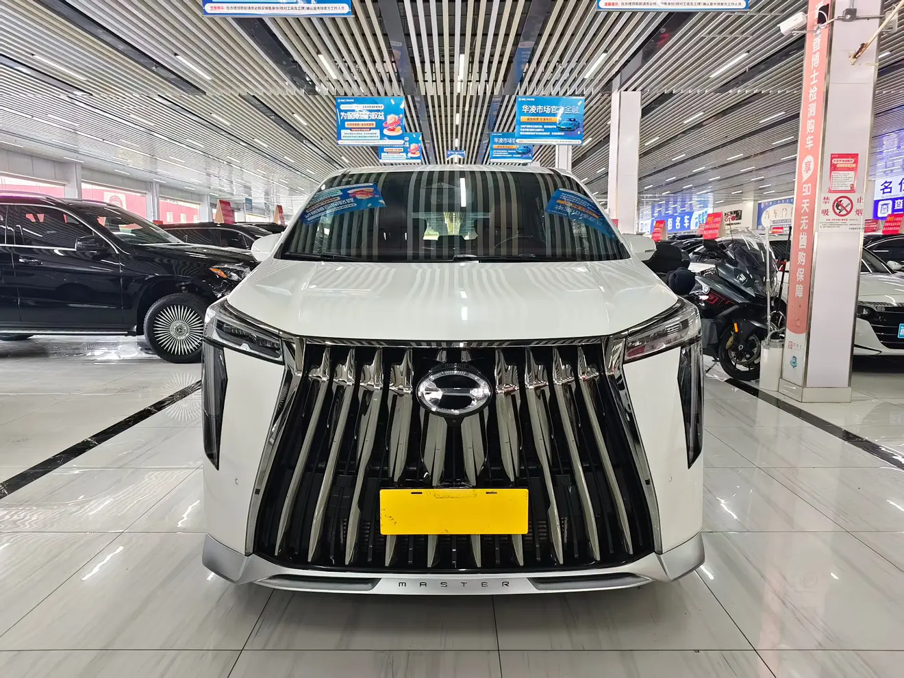 GAC Trumpchi M8  из Китая