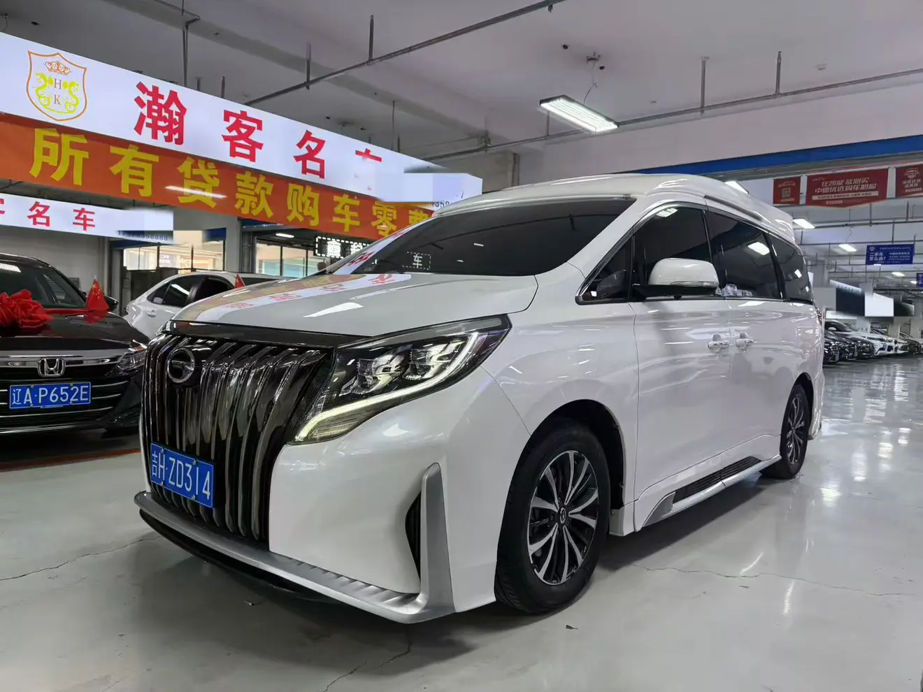 GAC Trumpchi M8  из Китая