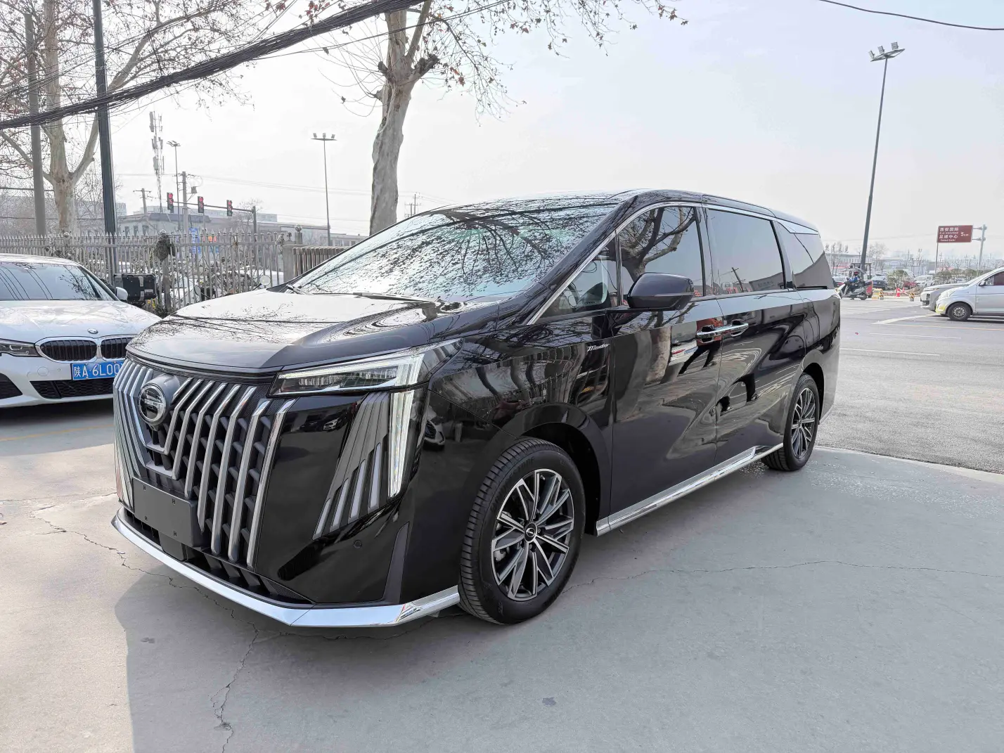 GAC Trumpchi M8  из Китая