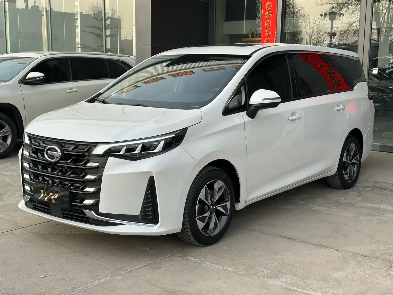 GAC Trumpchi M6  из Китая