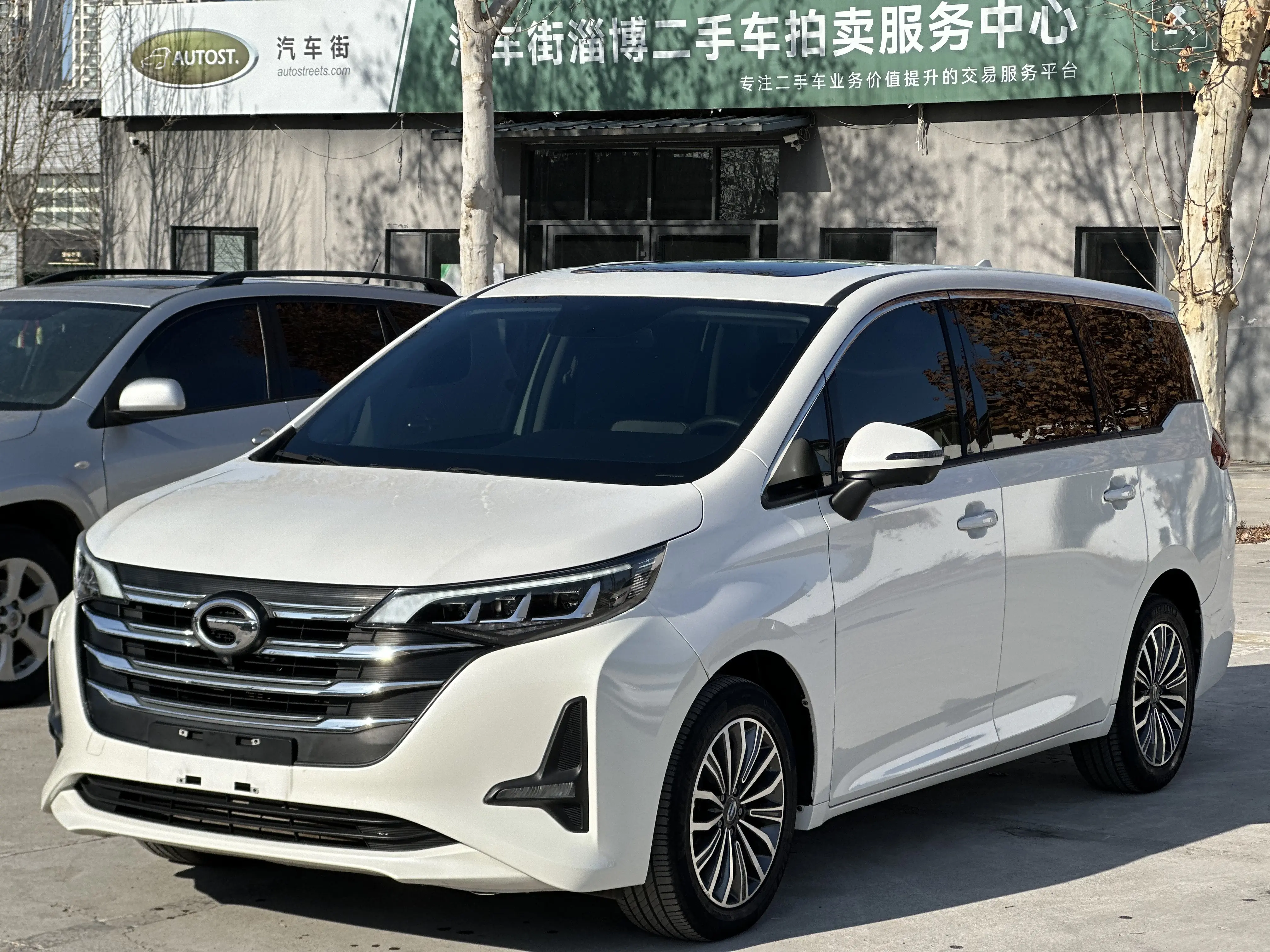 GAC Trumpchi M6  из Китая