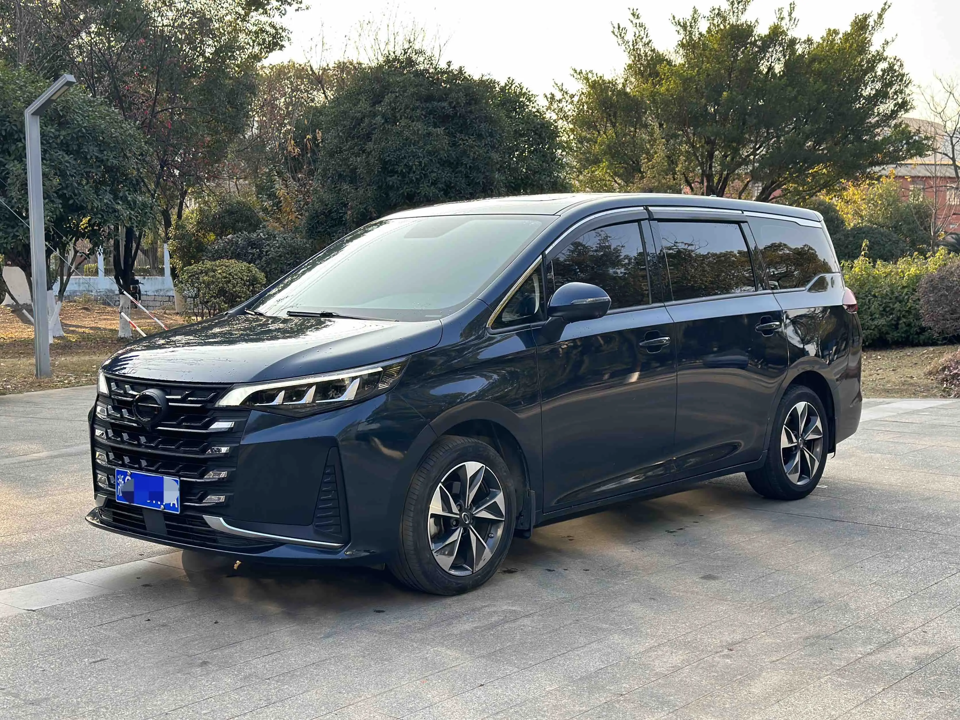 GAC Trumpchi M6  из Китая