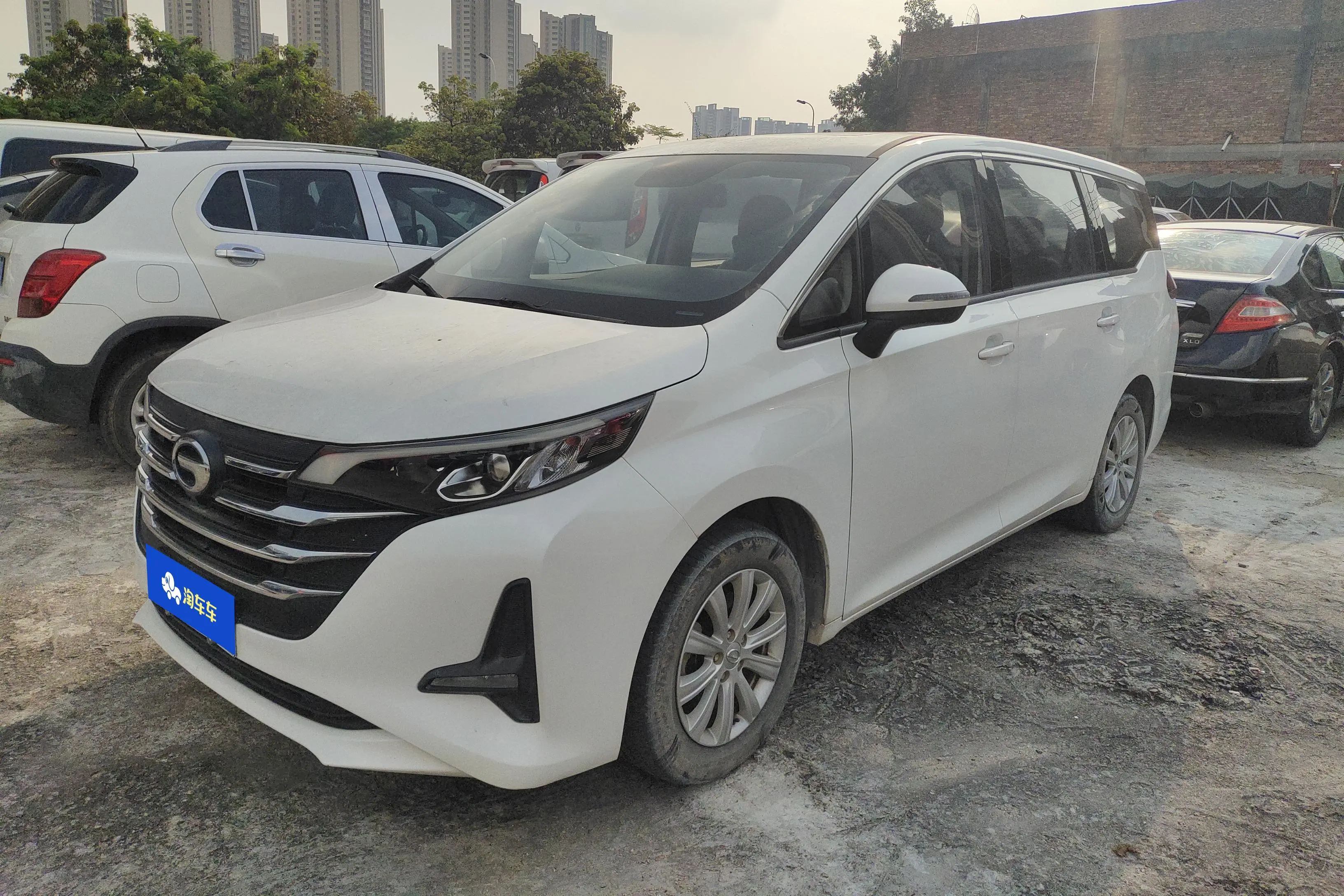 GAC Trumpchi M6  из Китая