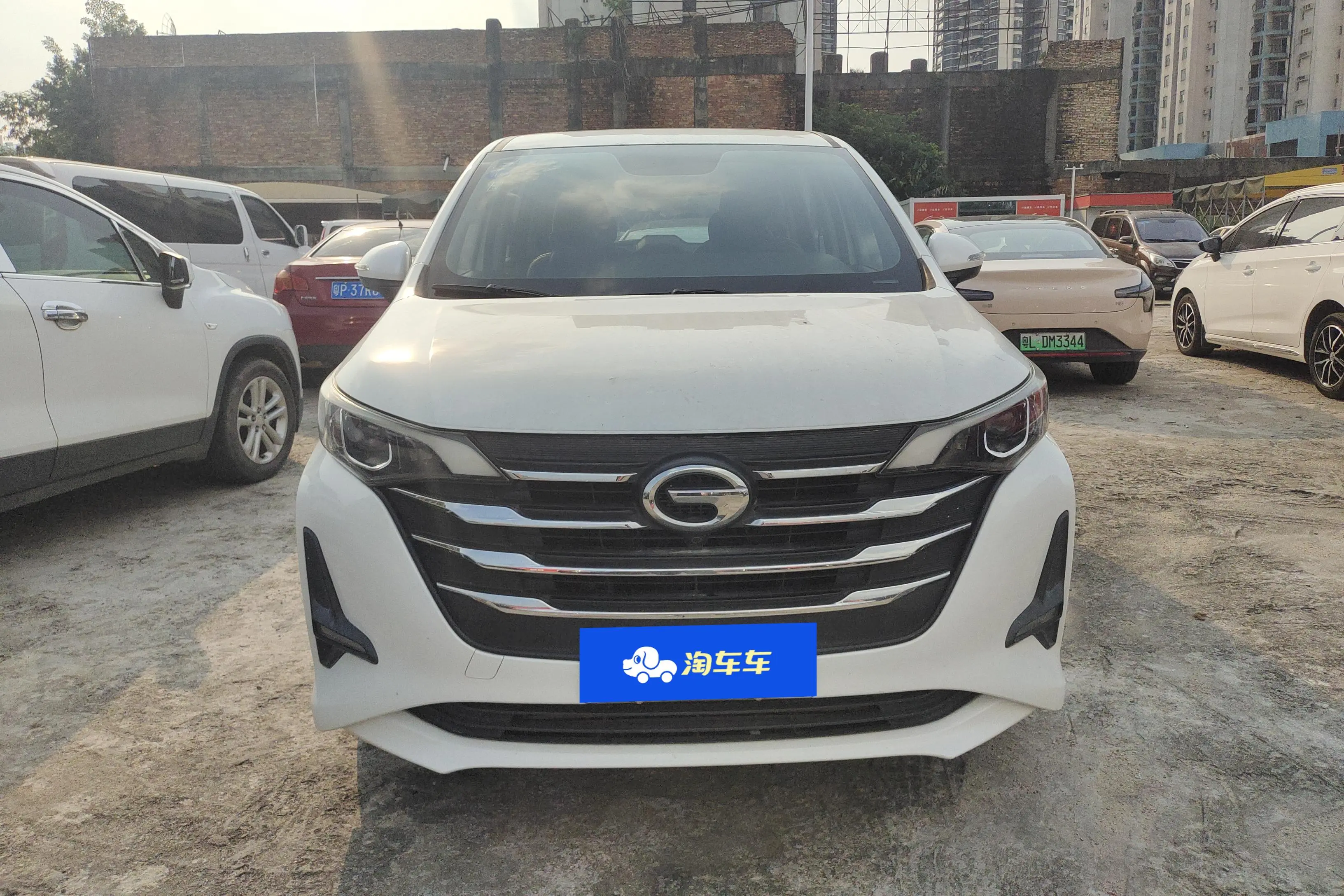 GAC Trumpchi M6  из Китая
