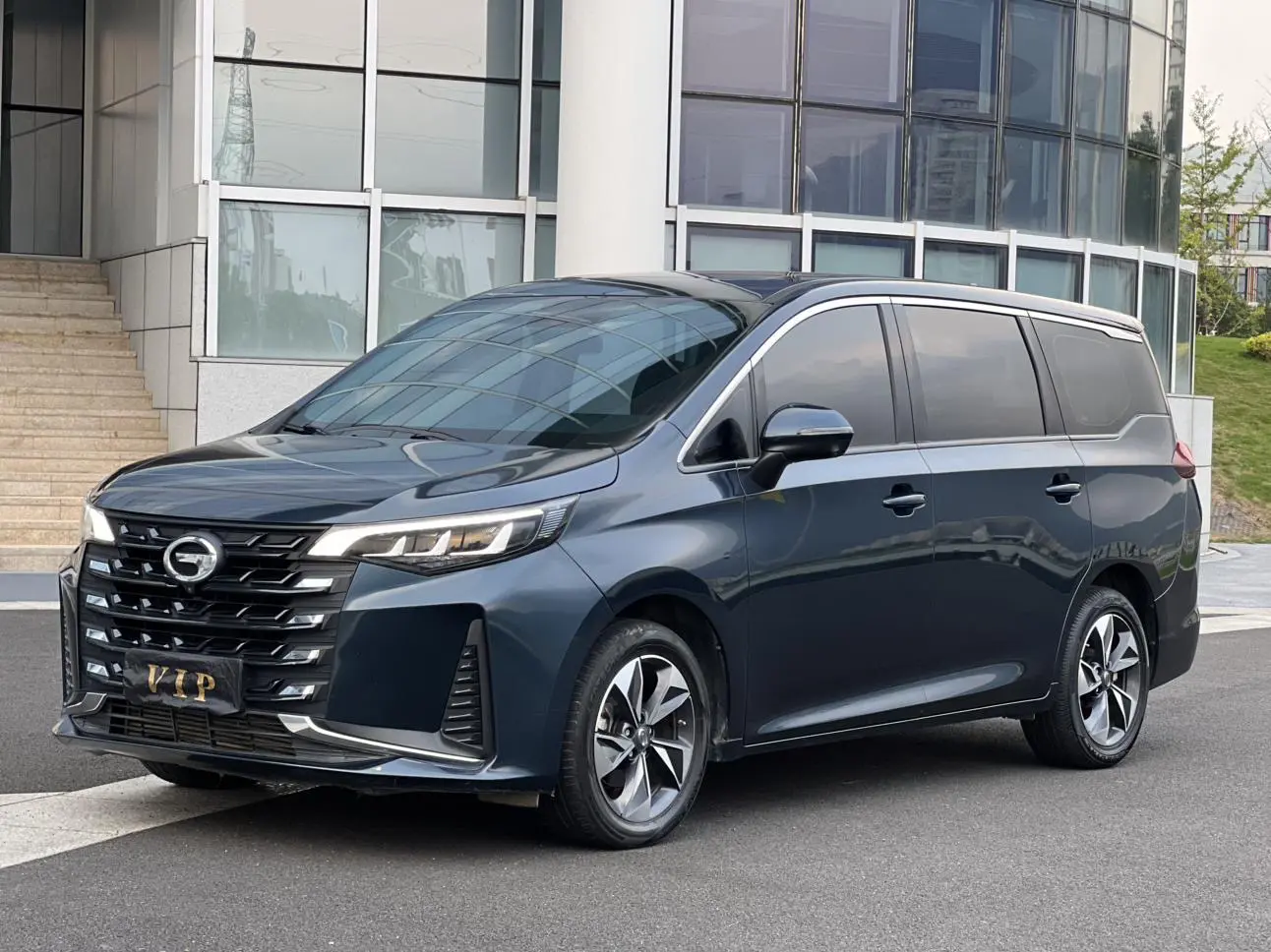 GAC Trumpchi M6  из Китая