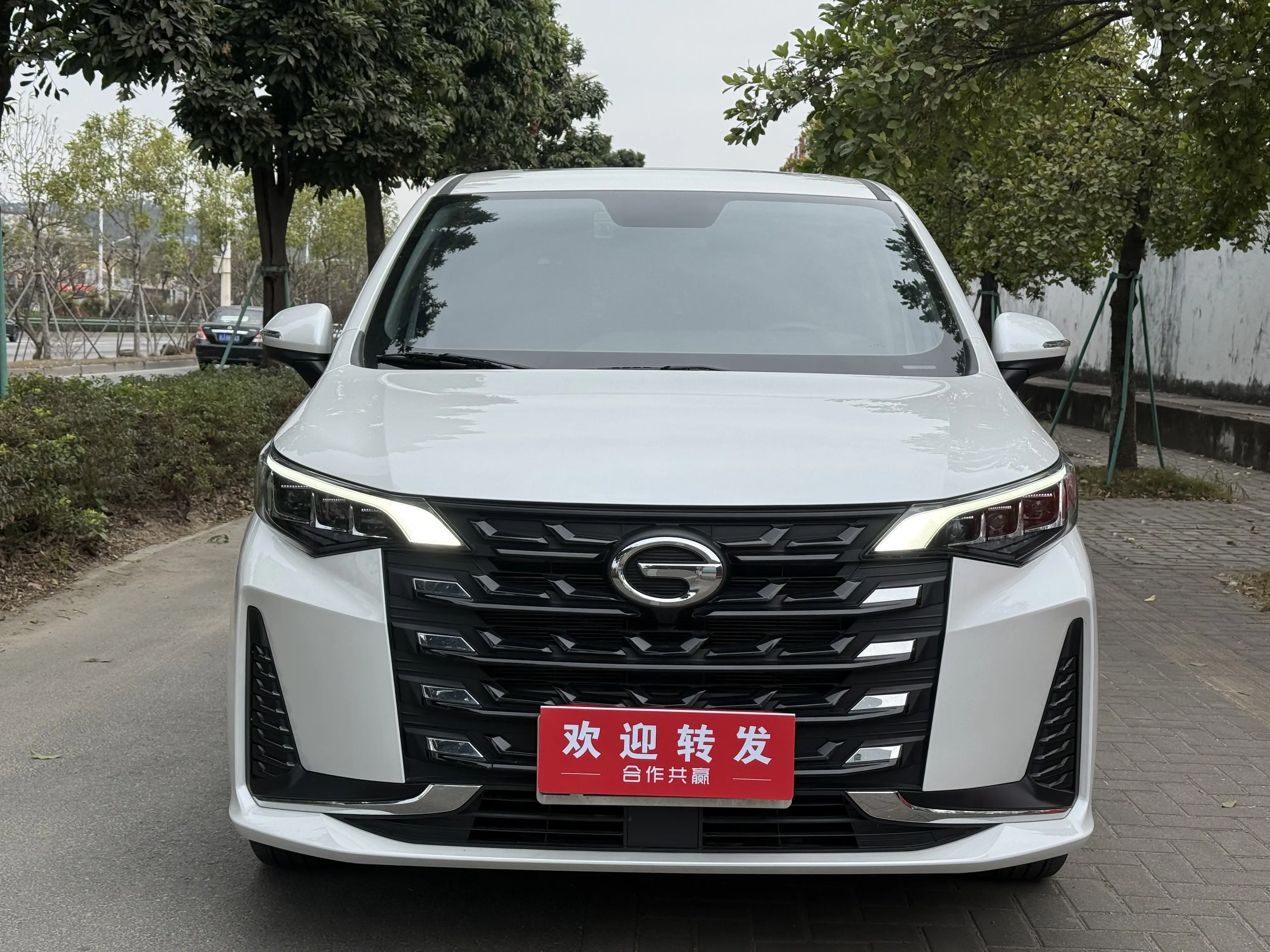 GAC Trumpchi M6  из Китая
