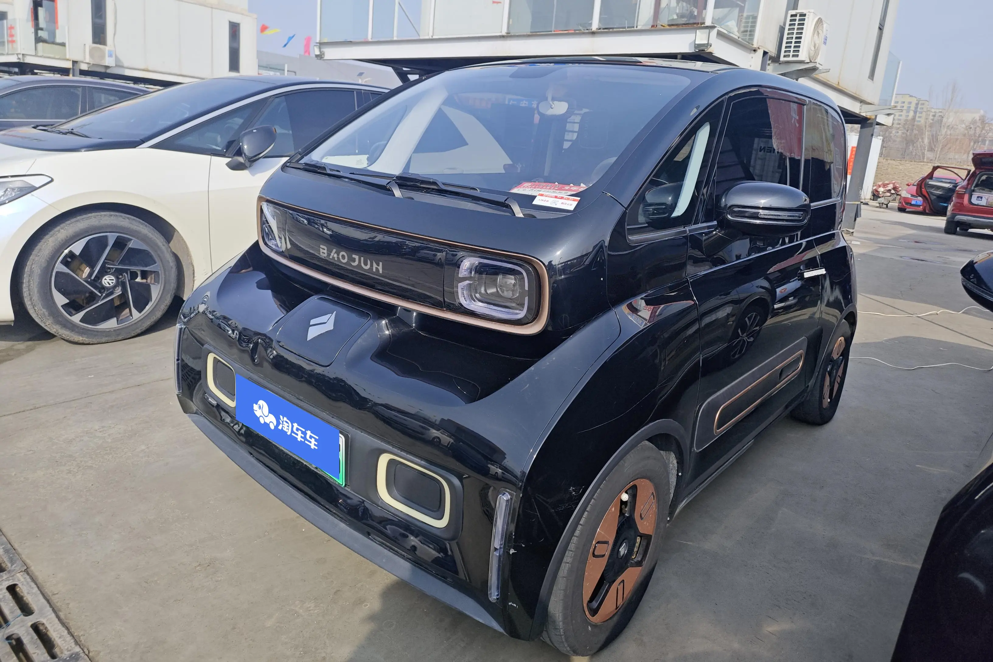 Baojun KiWi EV  из Китая